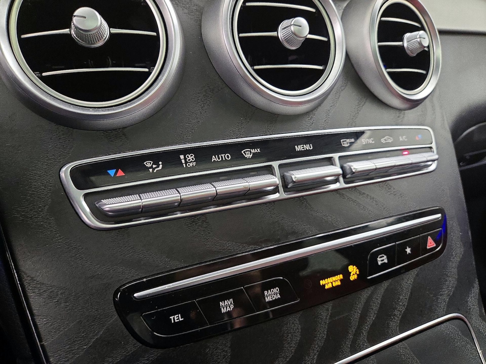 2022 Mercedes-Benz GLC Coupe GLC300 - Photo 17