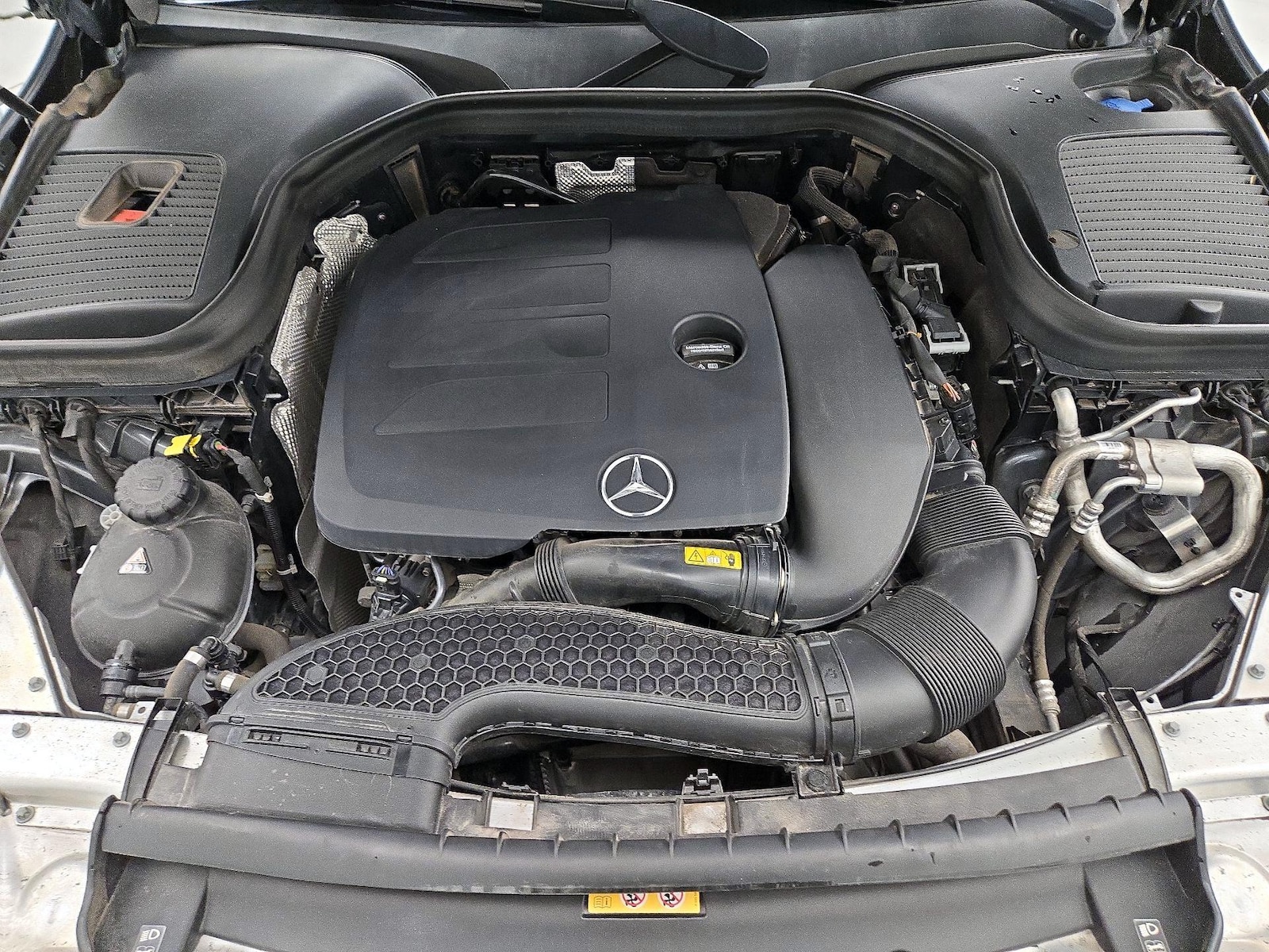 2022 Mercedes-Benz GLC Coupe GLC300 - Photo 23