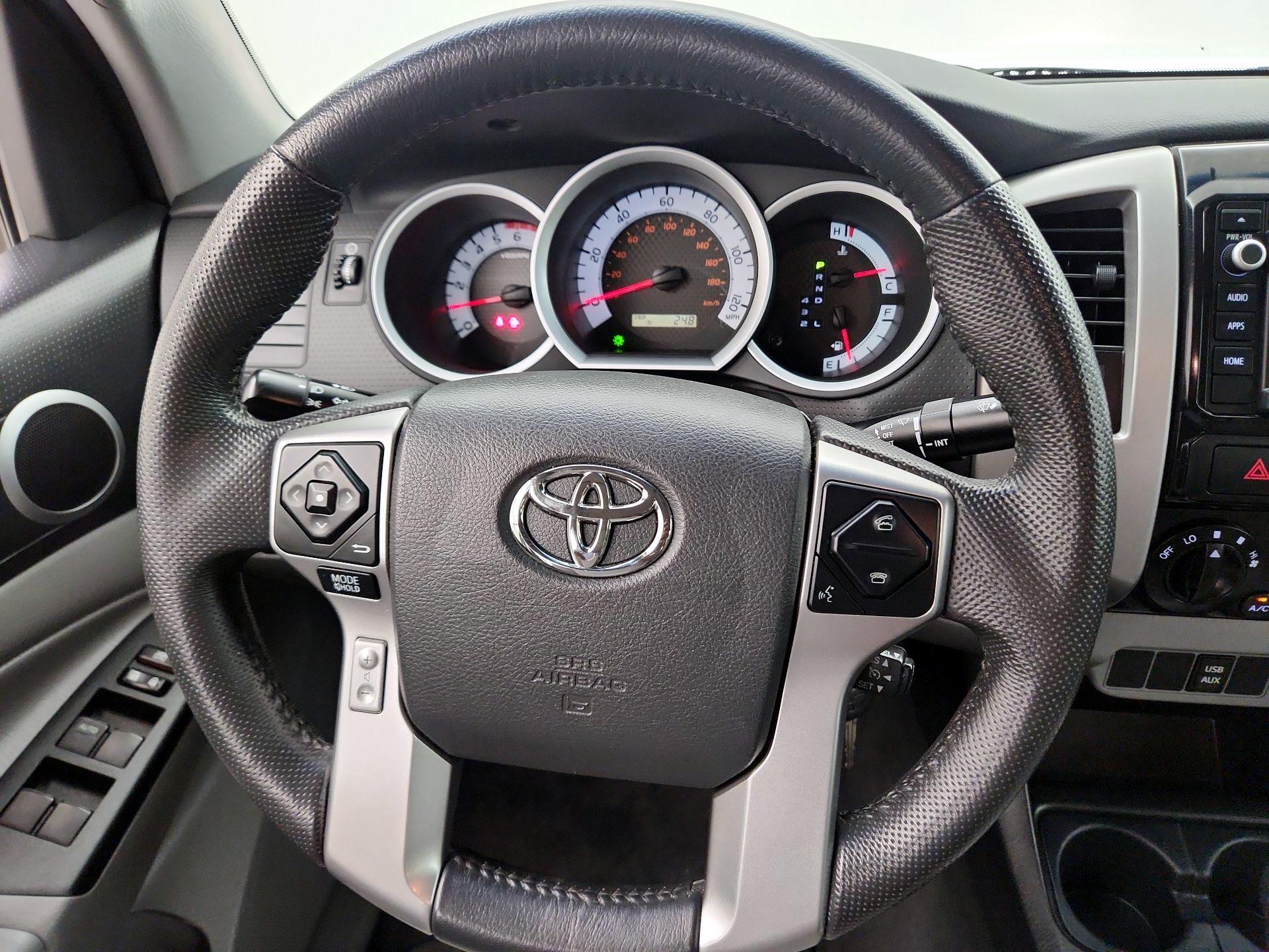 Thumbnail: 2015 Toyota Tacoma - 10