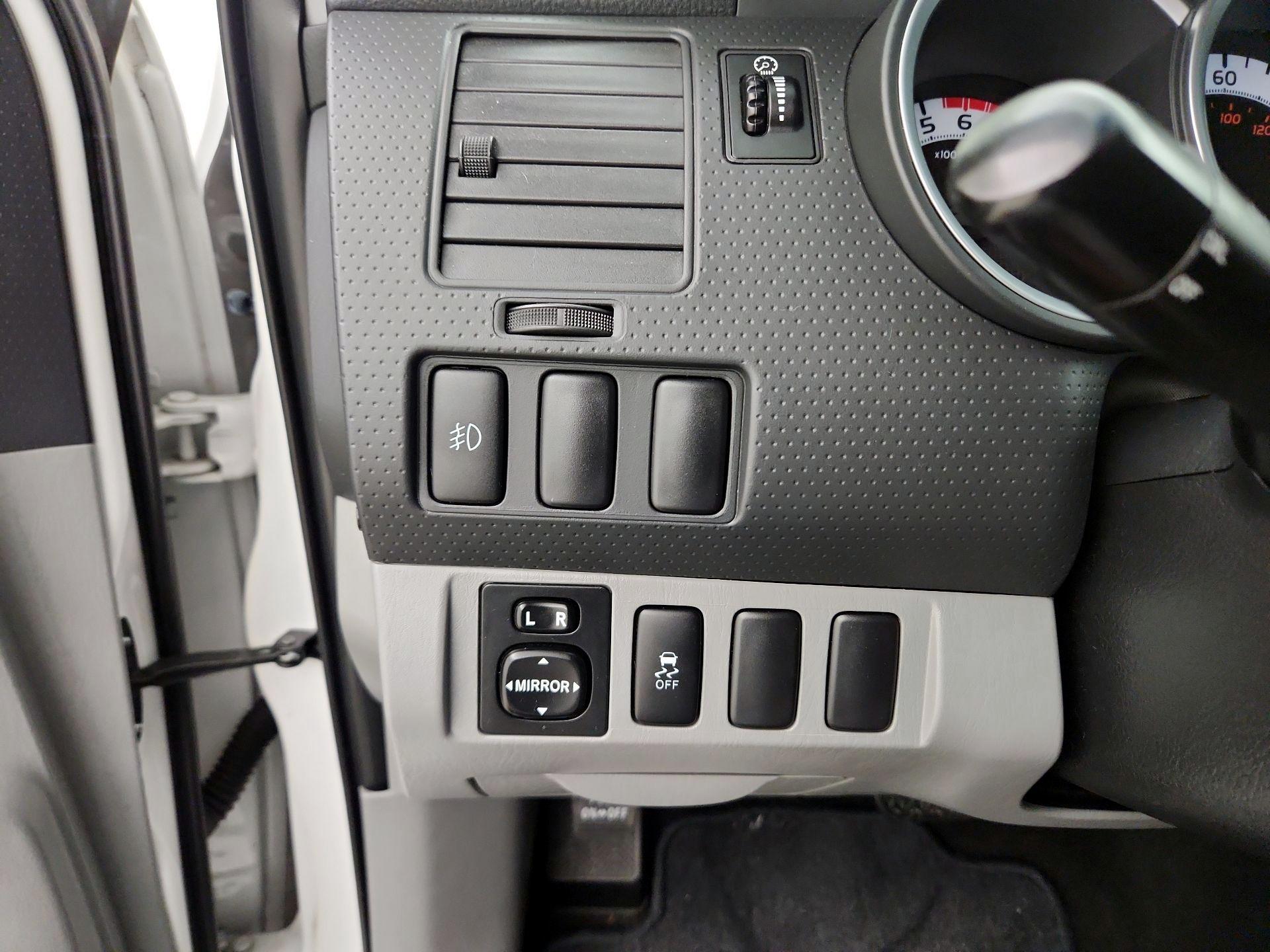 Thumbnail: 2015 Toyota Tacoma - 13