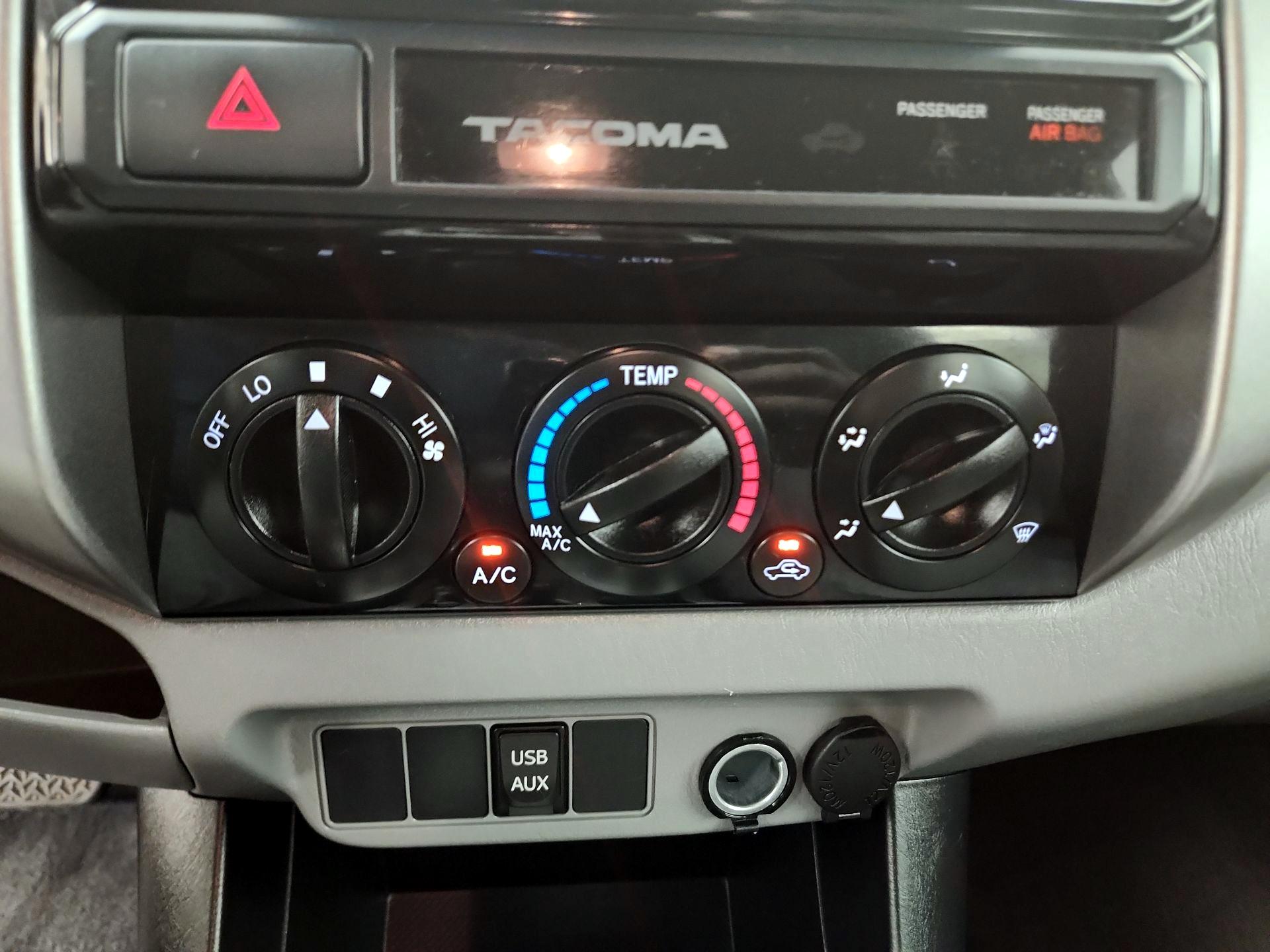 Thumbnail: 2015 Toyota Tacoma - 16