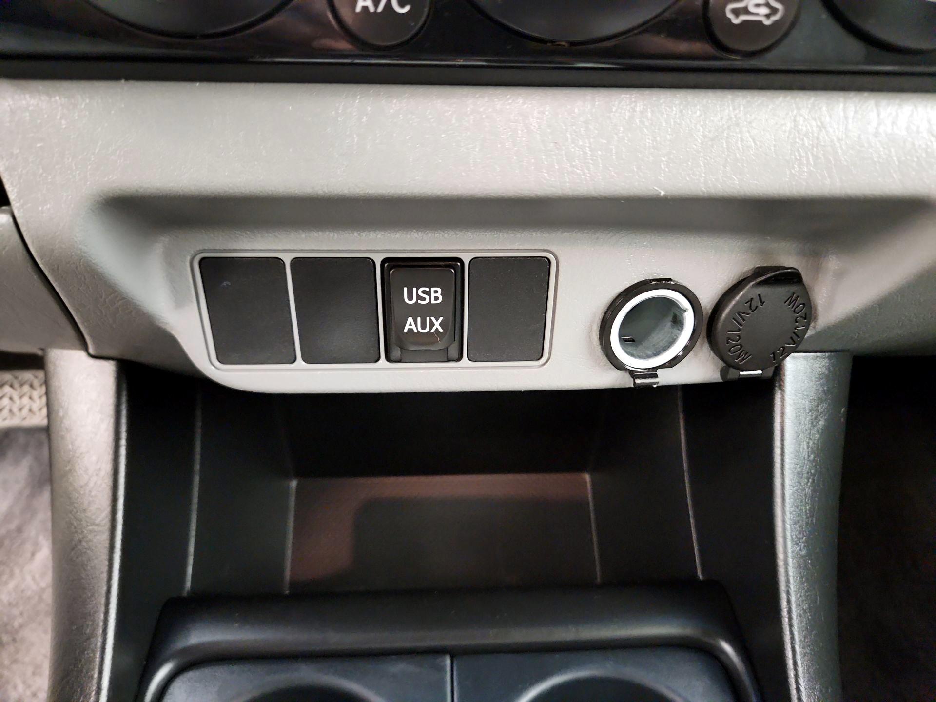 Thumbnail: 2015 Toyota Tacoma - 18