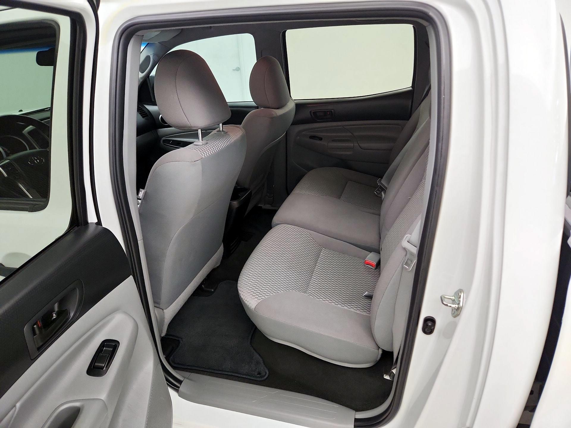 Thumbnail: 2015 Toyota Tacoma - 19