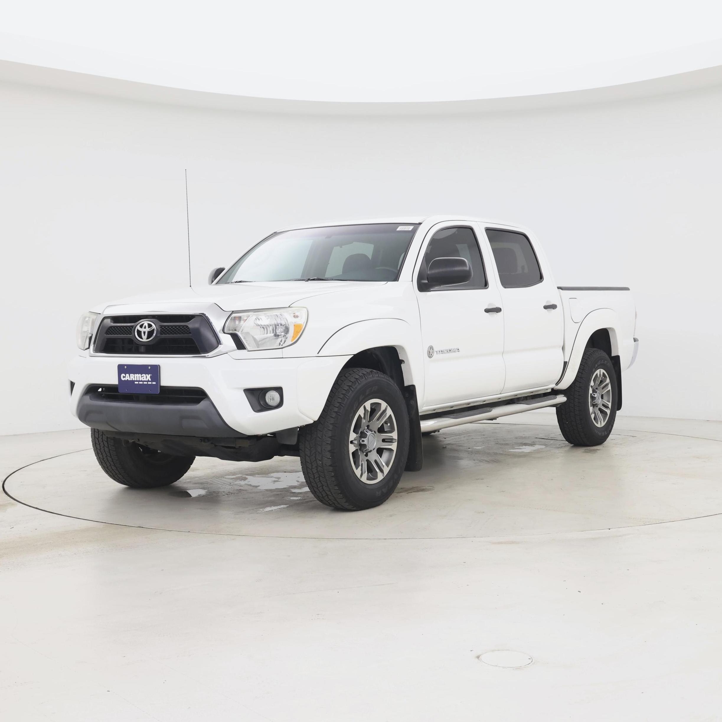 Thumbnail: 2015 Toyota Tacoma - 4