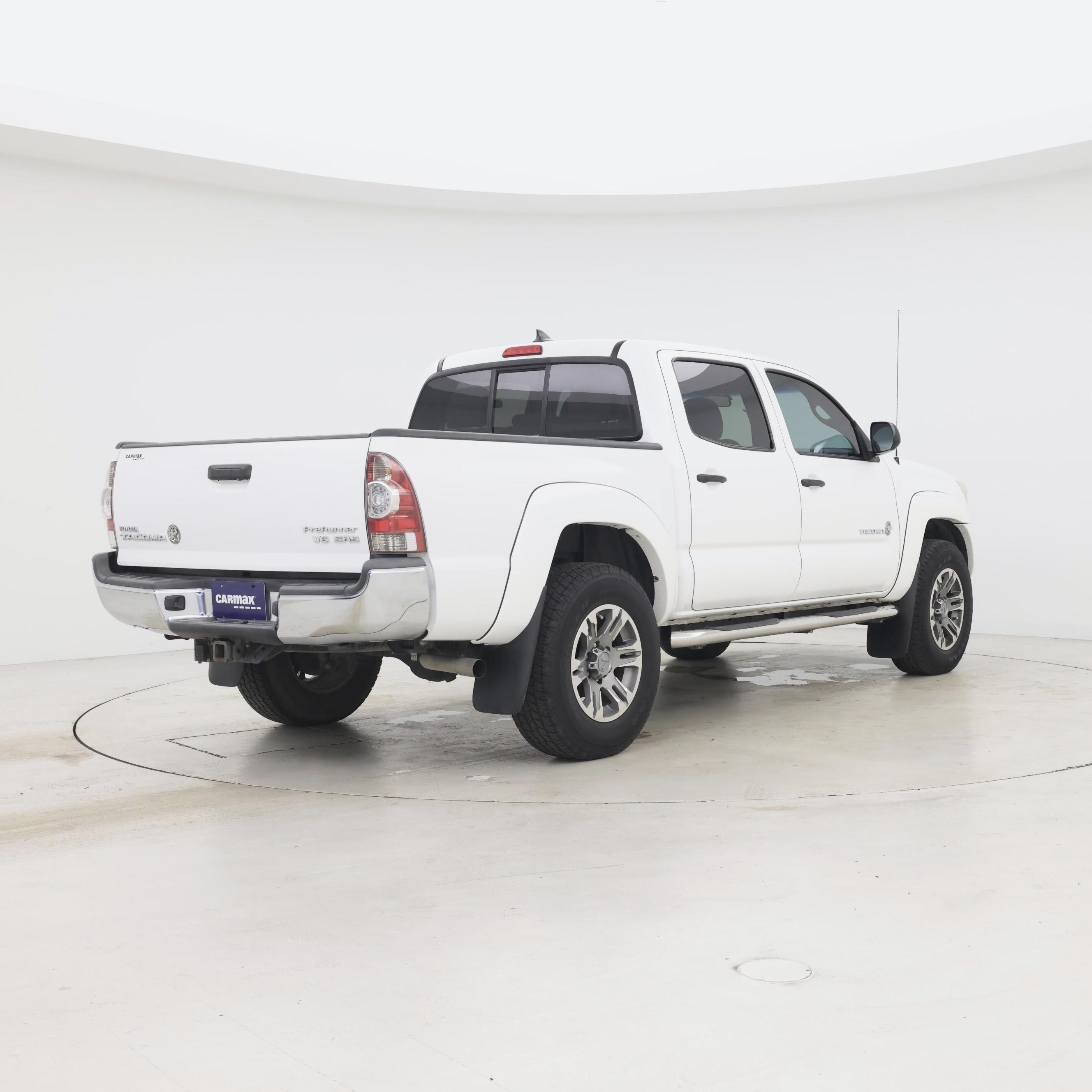 Thumbnail: 2015 Toyota Tacoma - 8