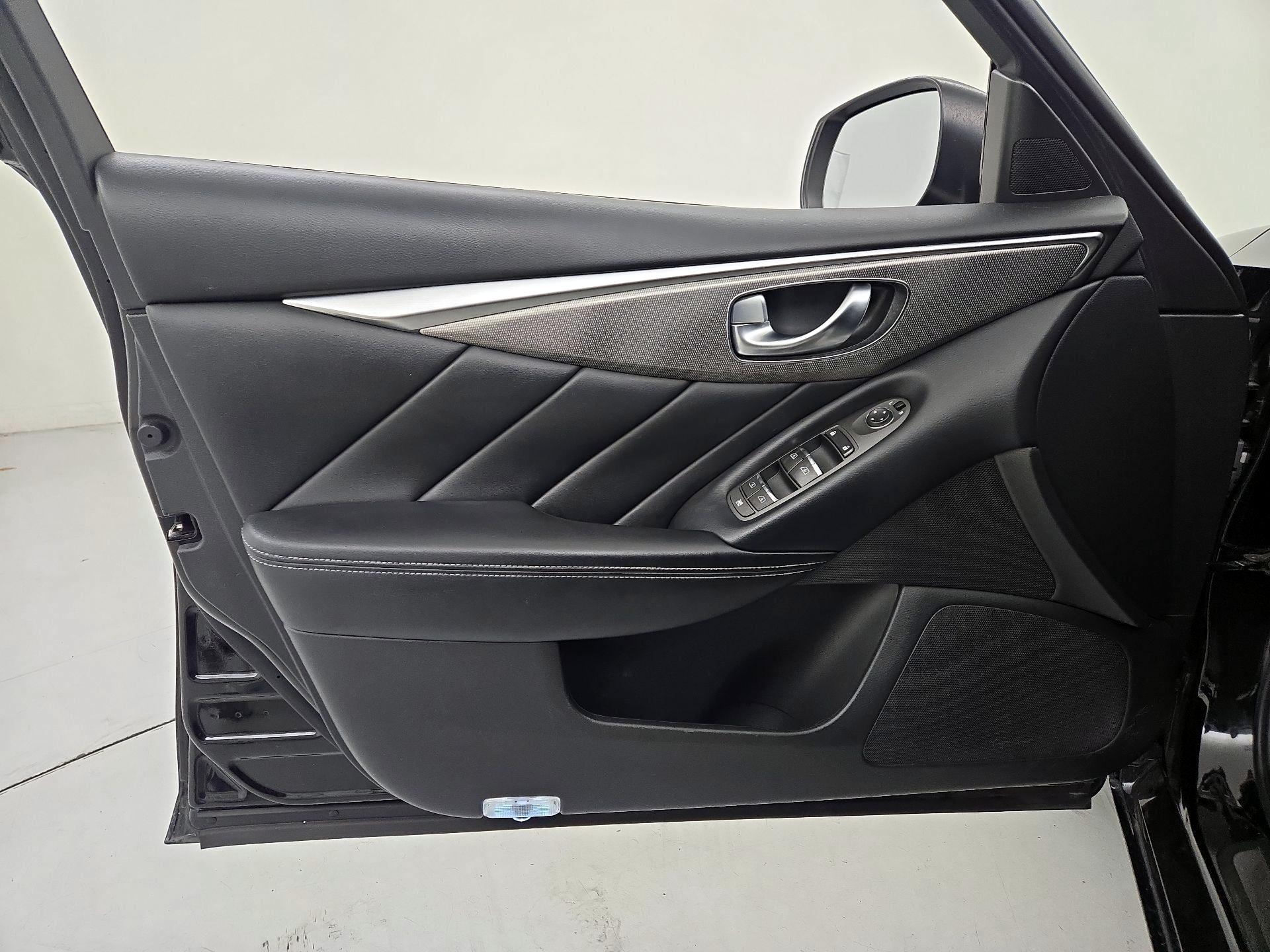 Thumbnail: 2017 INFINITI Q50 - 12