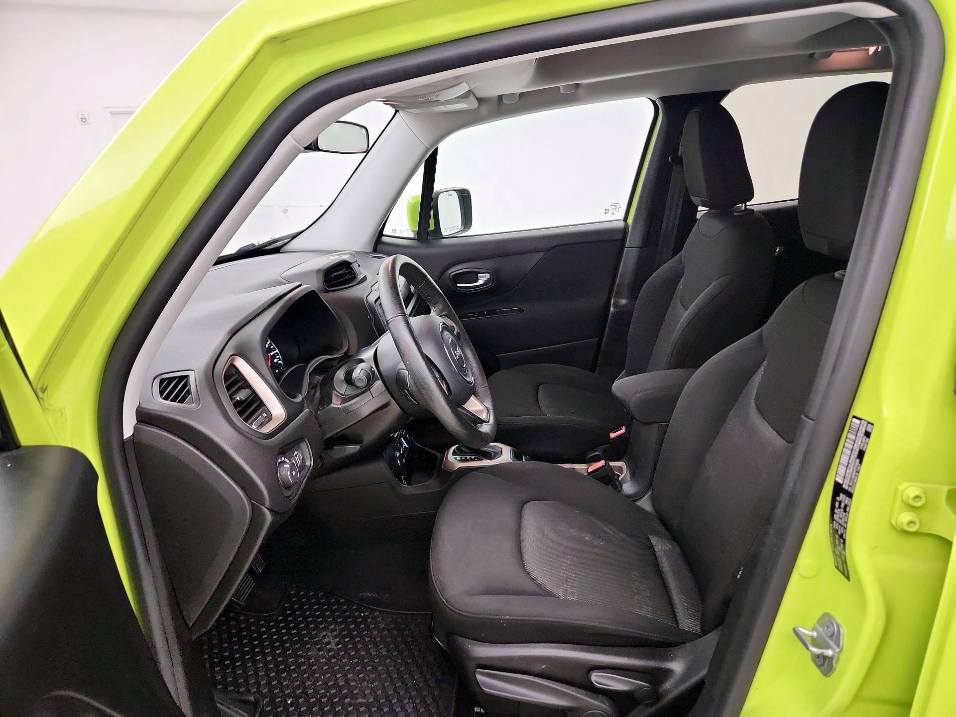 Thumbnail: 2017 Jeep Renegade - 9