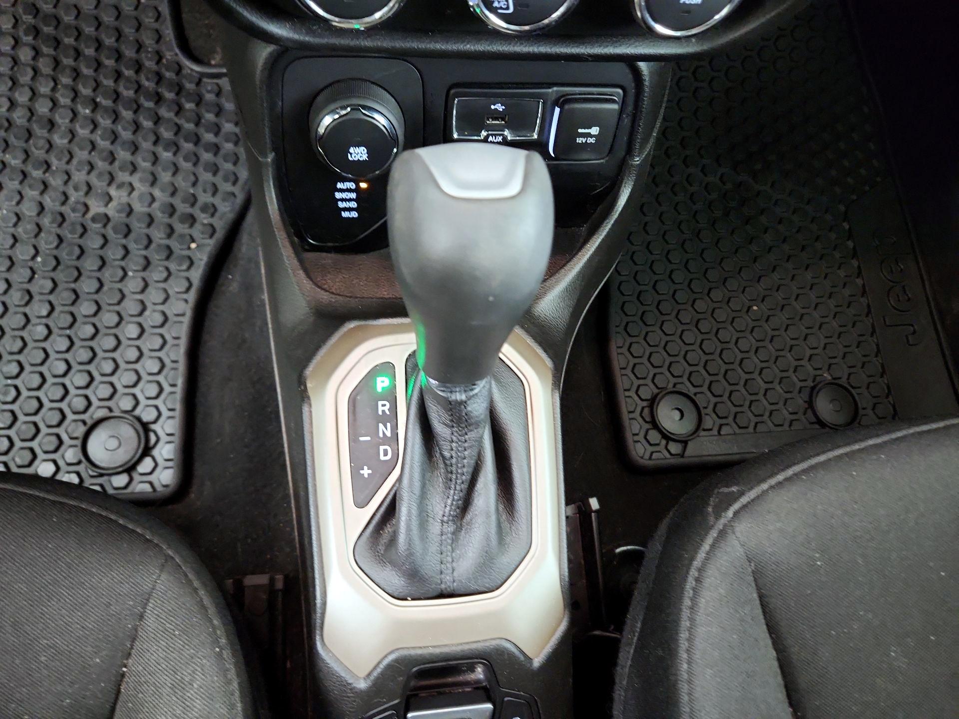 Thumbnail: 2017 Jeep Renegade - 15