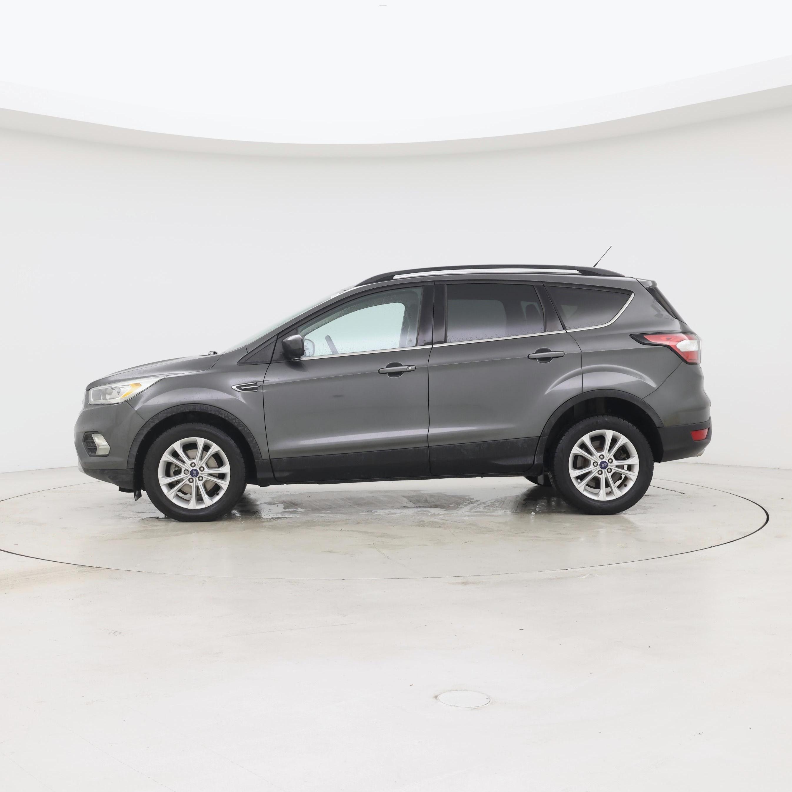 Thumbnail: 2017 Ford Escape - 3