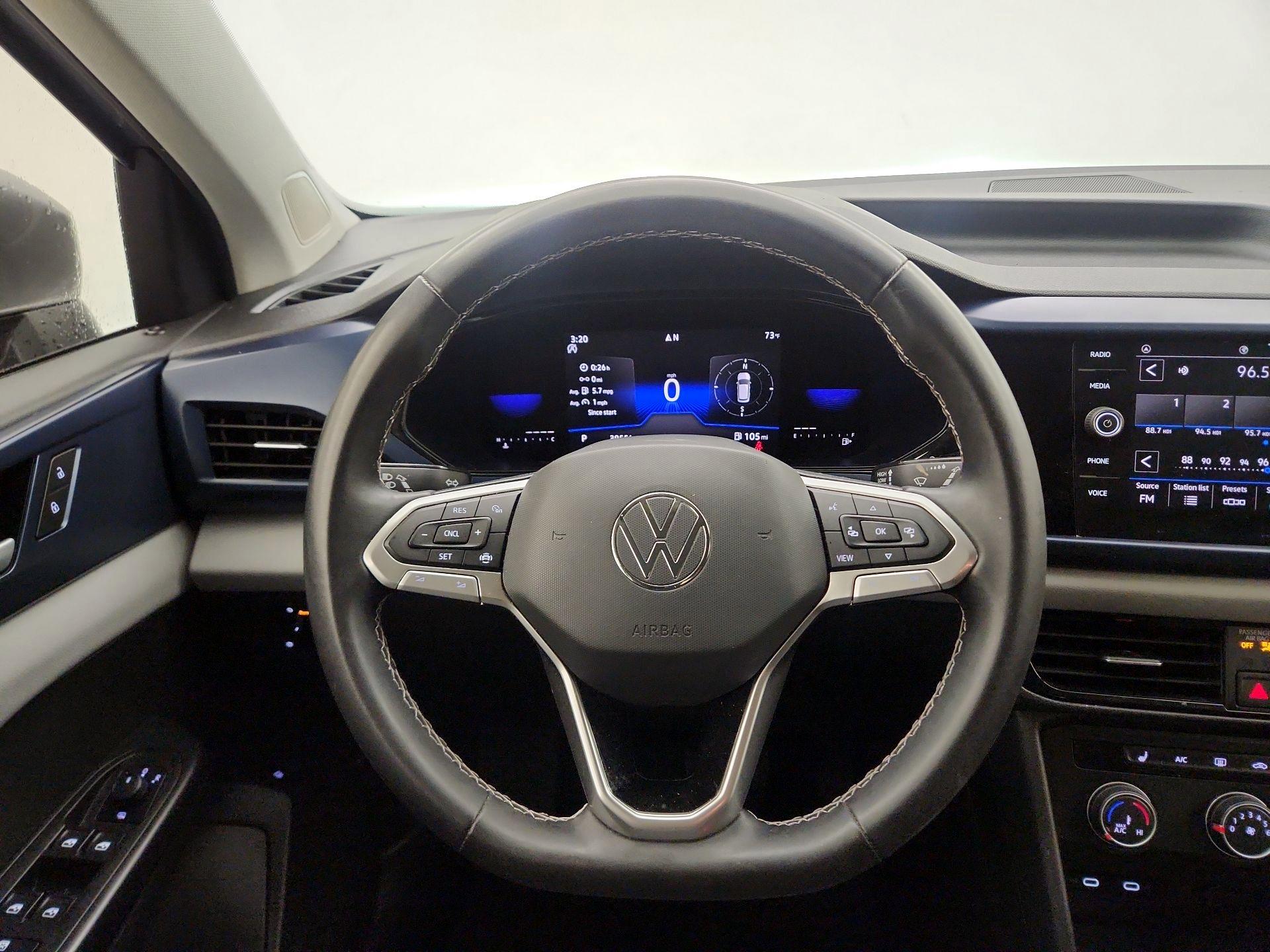 Thumbnail: 2022 Volkswagen Taos - 10
