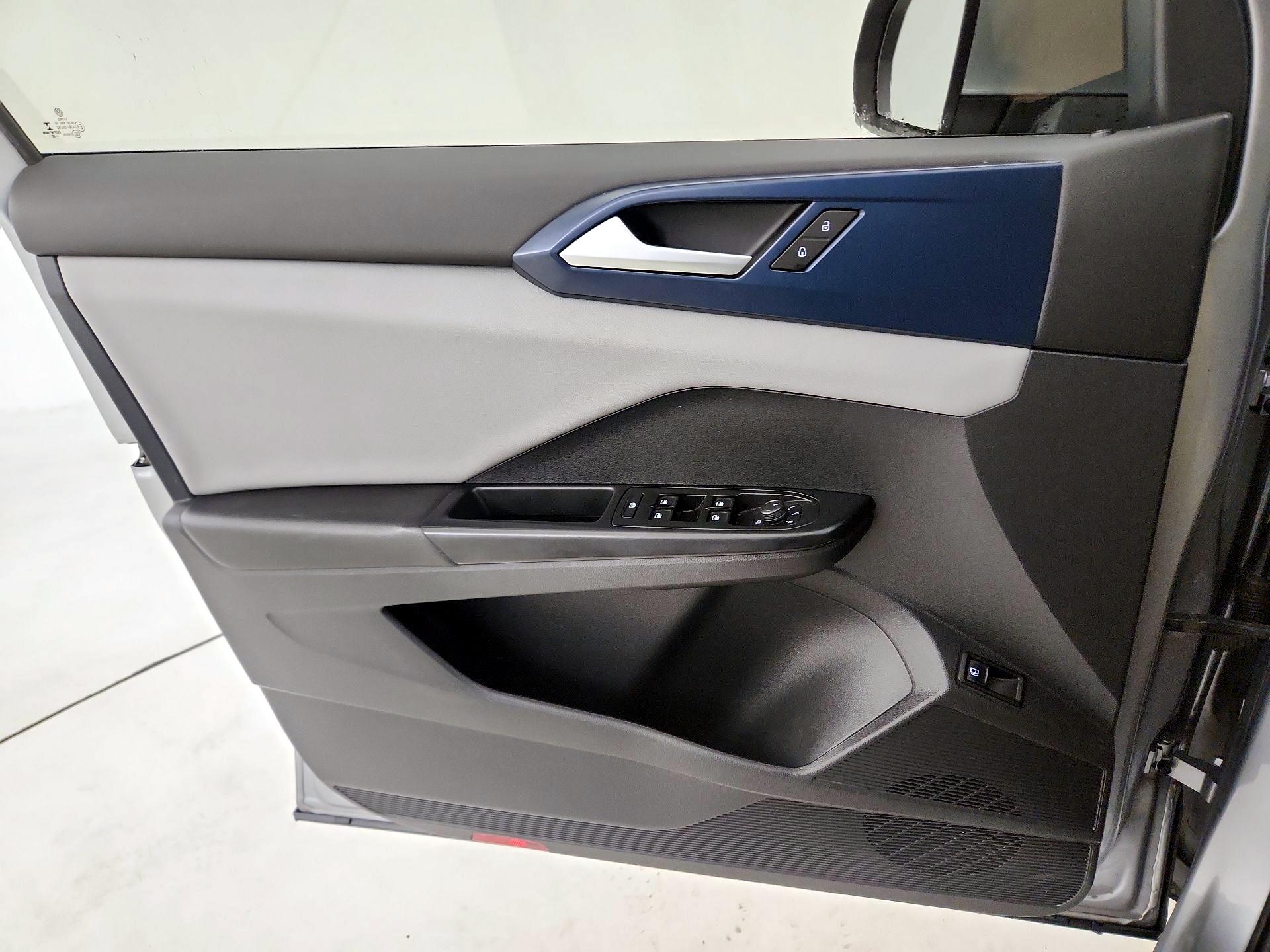 Thumbnail: 2022 Volkswagen Taos - 12
