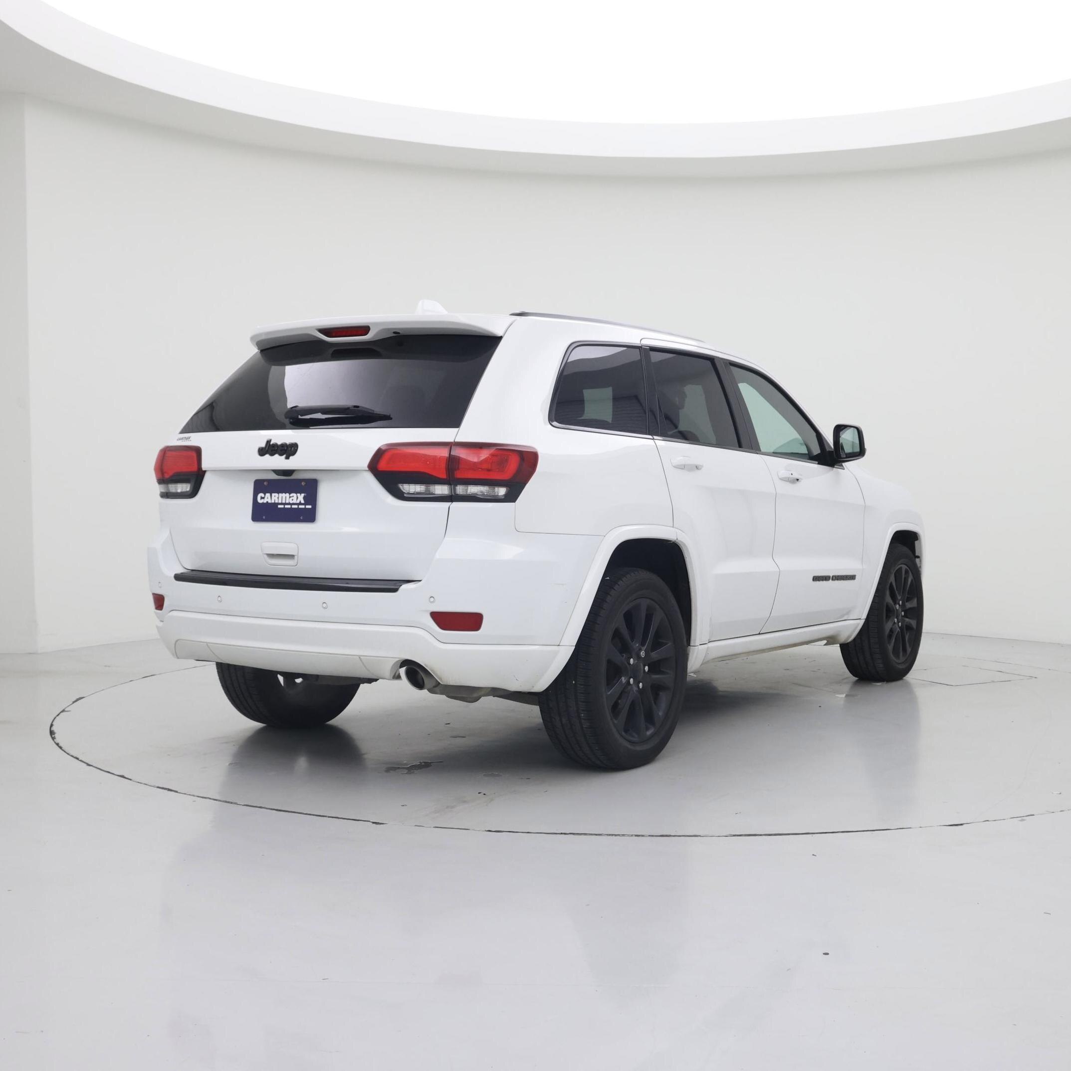 Thumbnail: 2018 Jeep Grand Cherokee - 8
