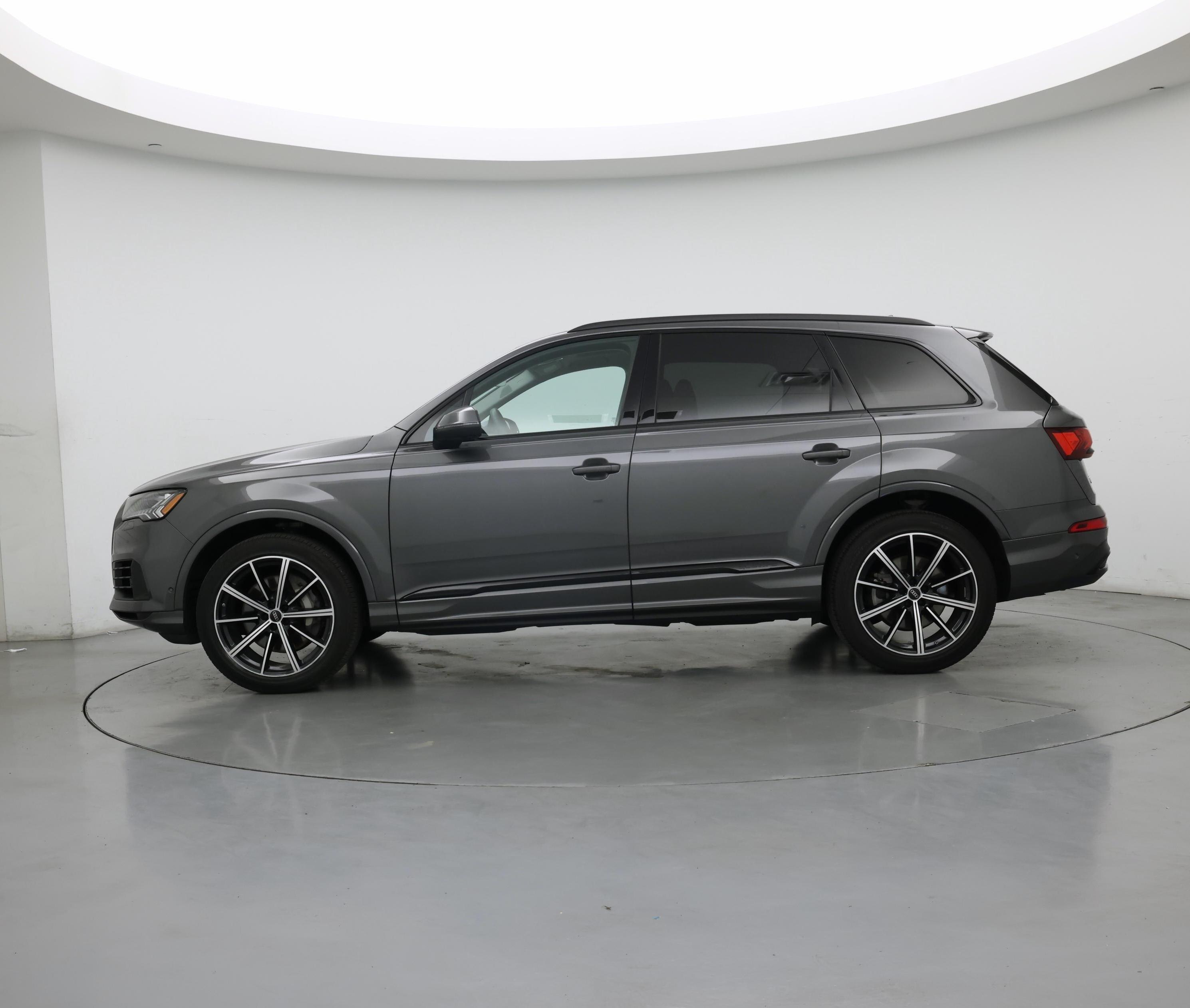 Thumbnail: 2023 Audi Q7 - 3