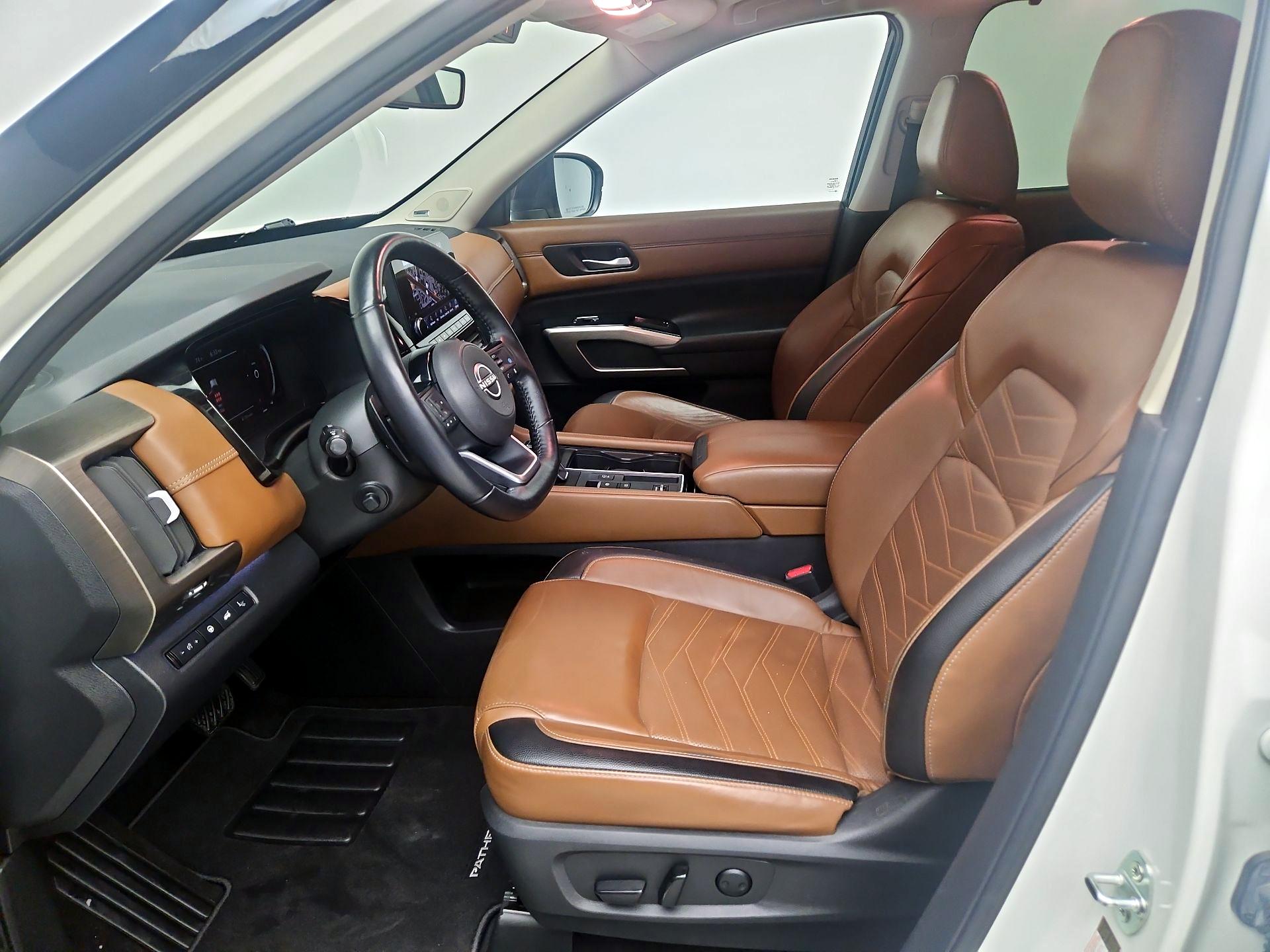 Thumbnail: 2023 Nissan Pathfinder - 11