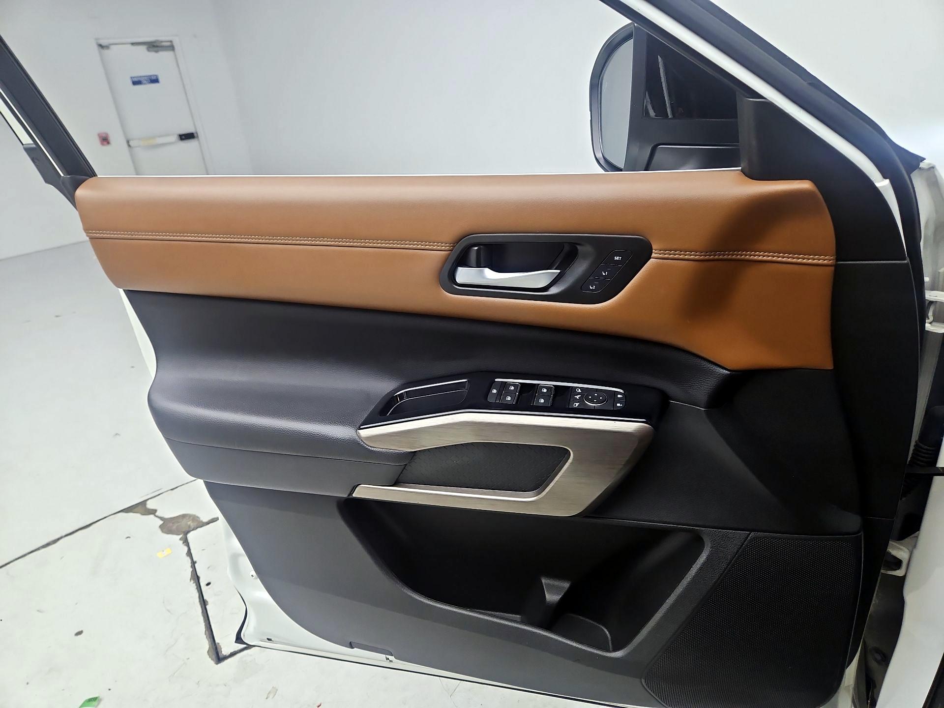 Thumbnail: 2023 Nissan Pathfinder - 12
