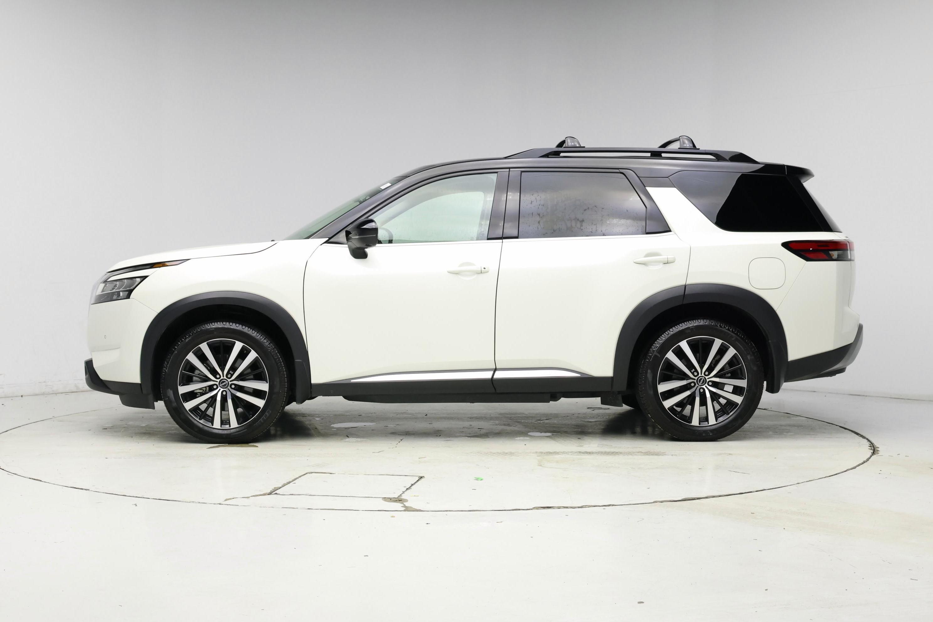 Thumbnail: 2023 Nissan Pathfinder - 3