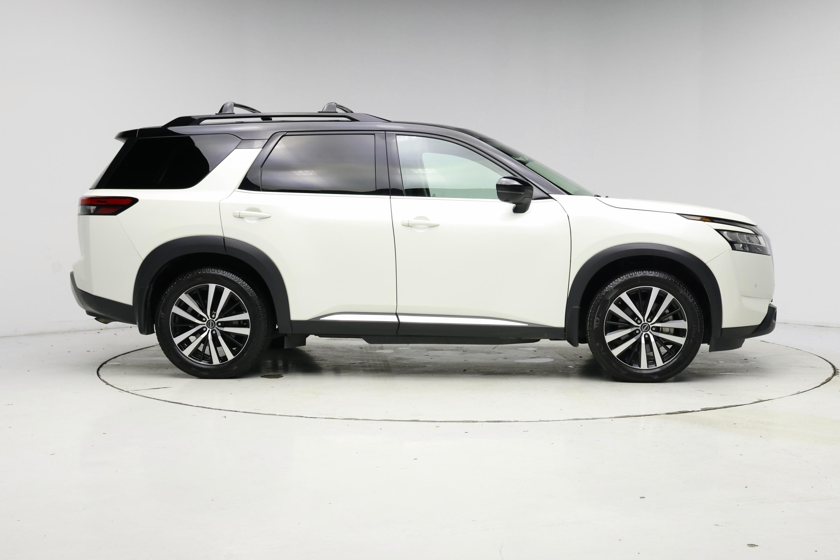 Thumbnail: 2023 Nissan Pathfinder - 7
