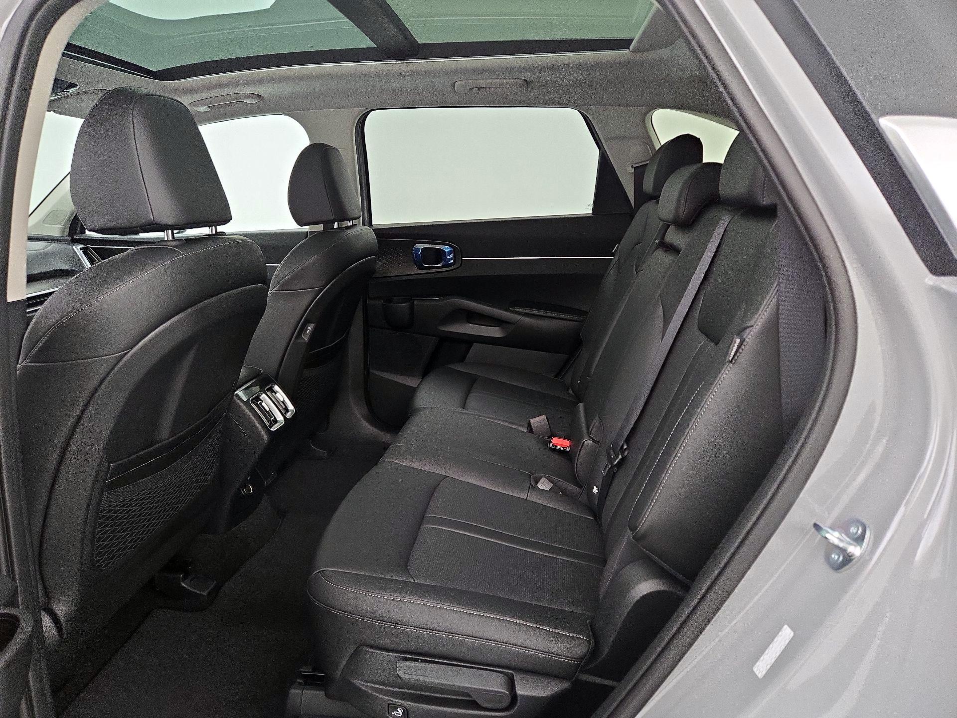 Thumbnail: 2026 Kia Sorento - 20
