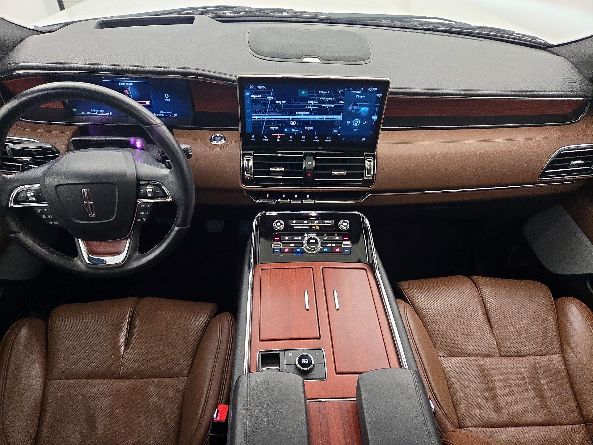 Thumbnail: 2024 Lincoln Navigator - 9