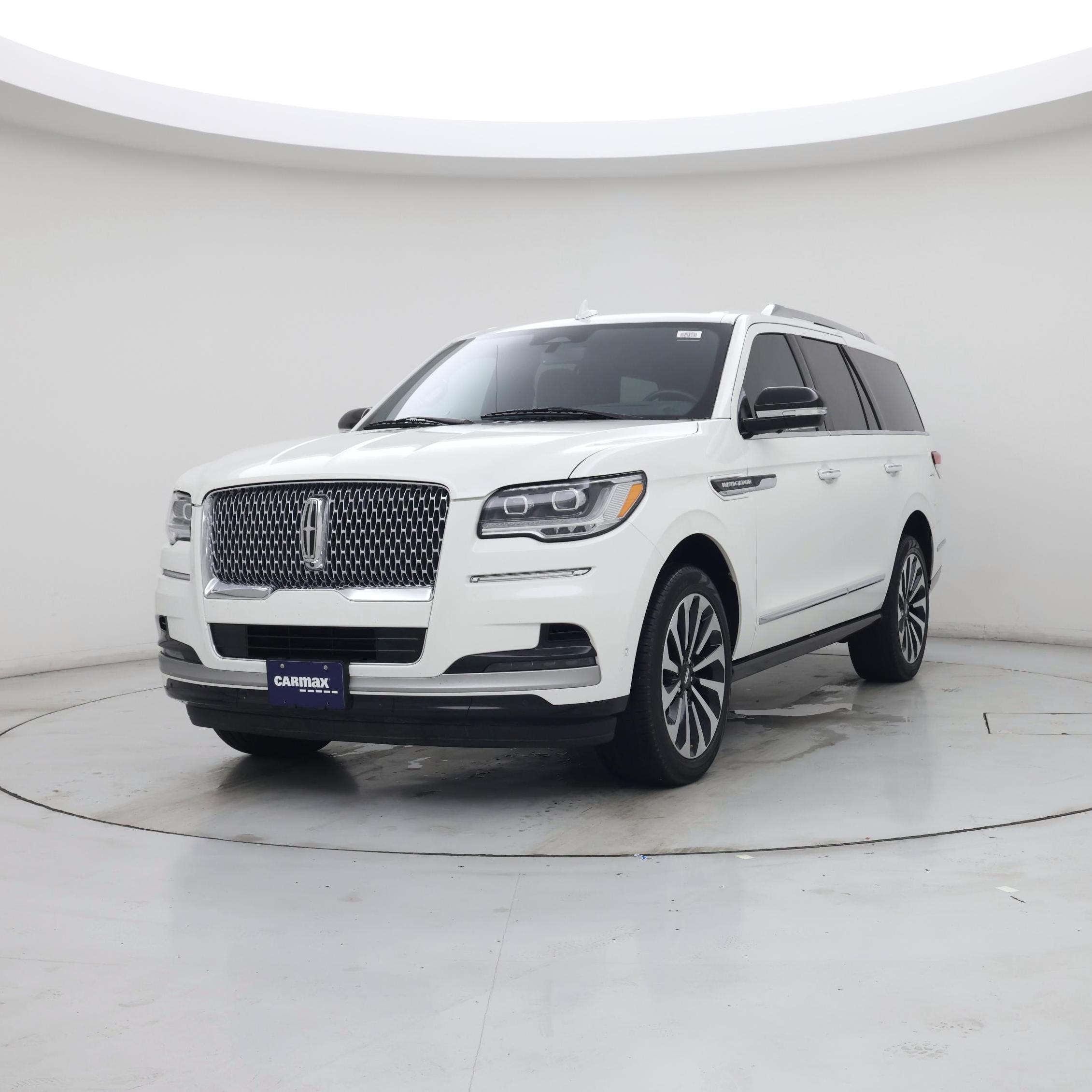 Thumbnail: 2024 Lincoln Navigator - 4