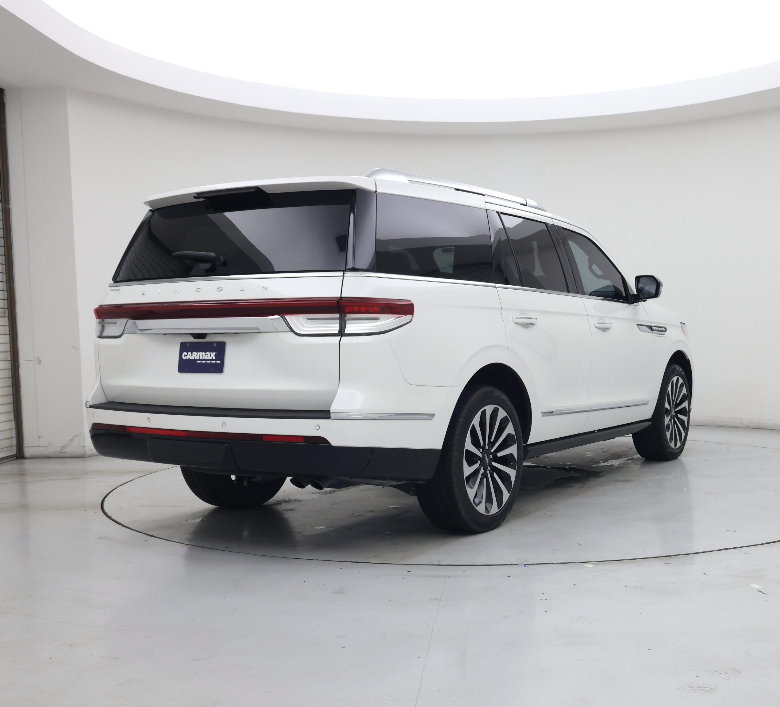 Thumbnail: 2024 Lincoln Navigator - 8