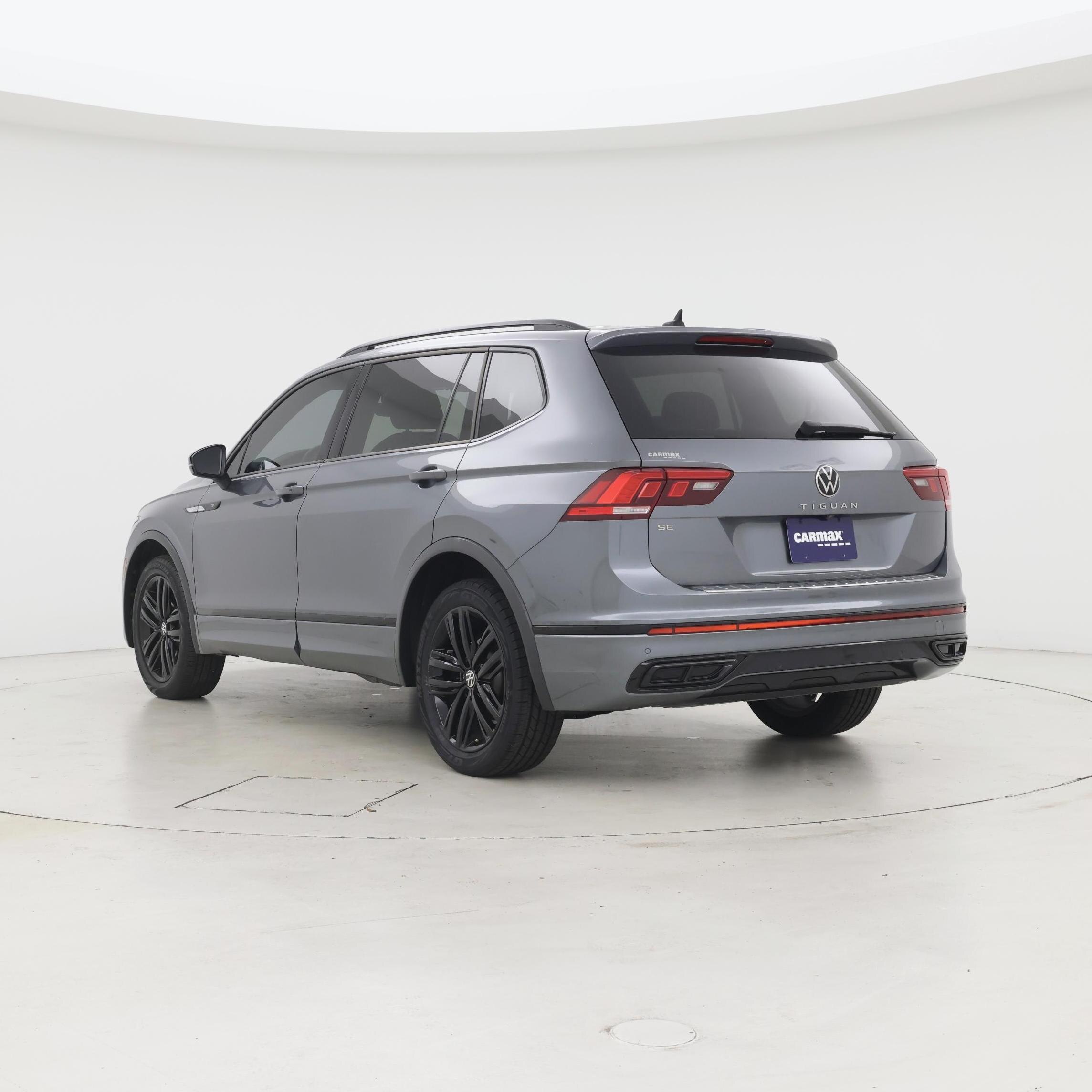 Thumbnail: 2022 Volkswagen Tiguan - 2
