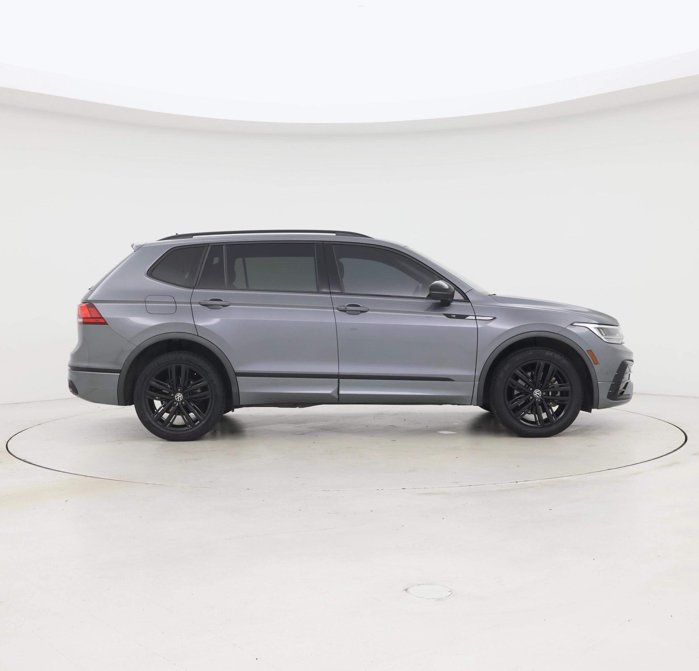 Thumbnail: 2022 Volkswagen Tiguan - 7