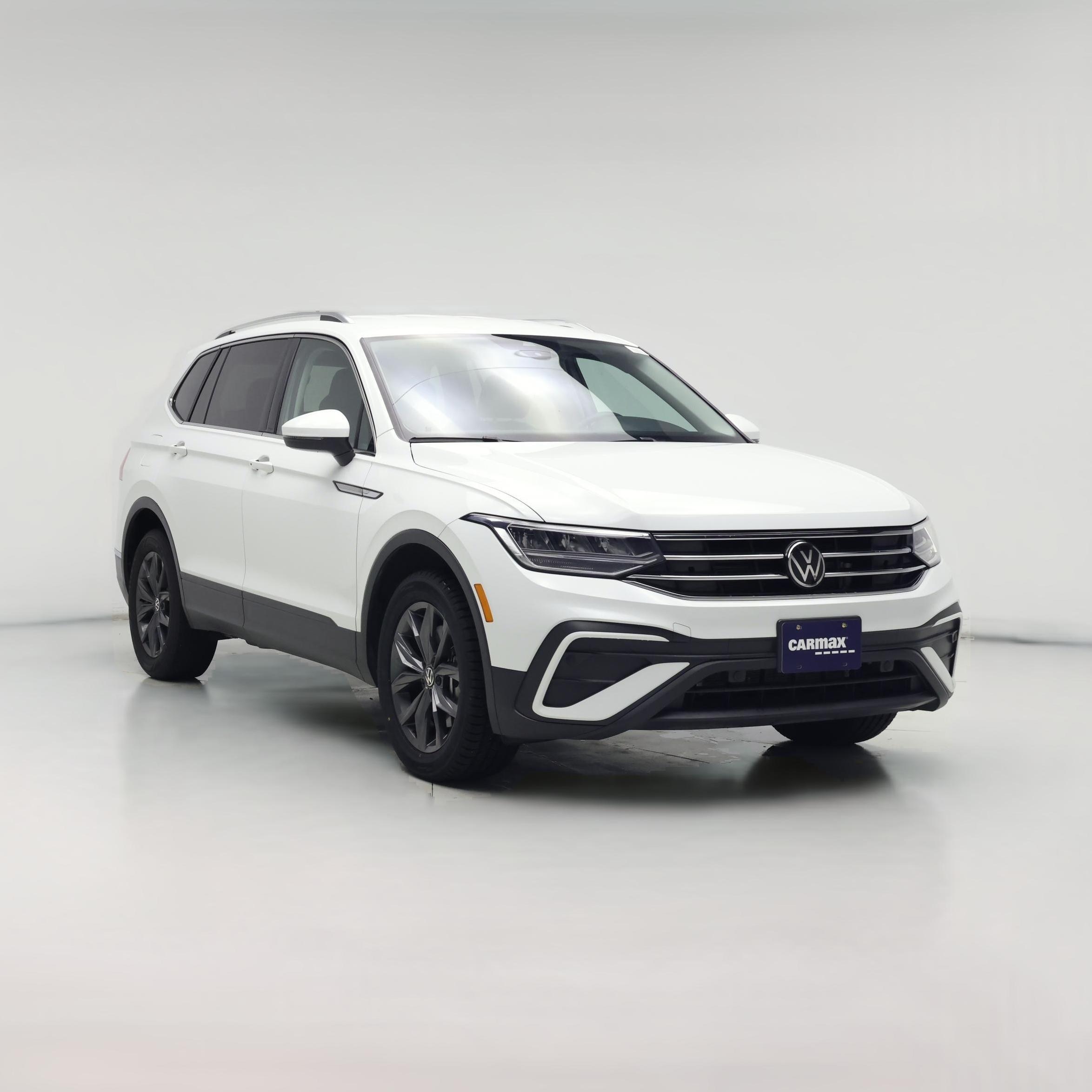 Thumbnail: 2022 Volkswagen Tiguan - 1