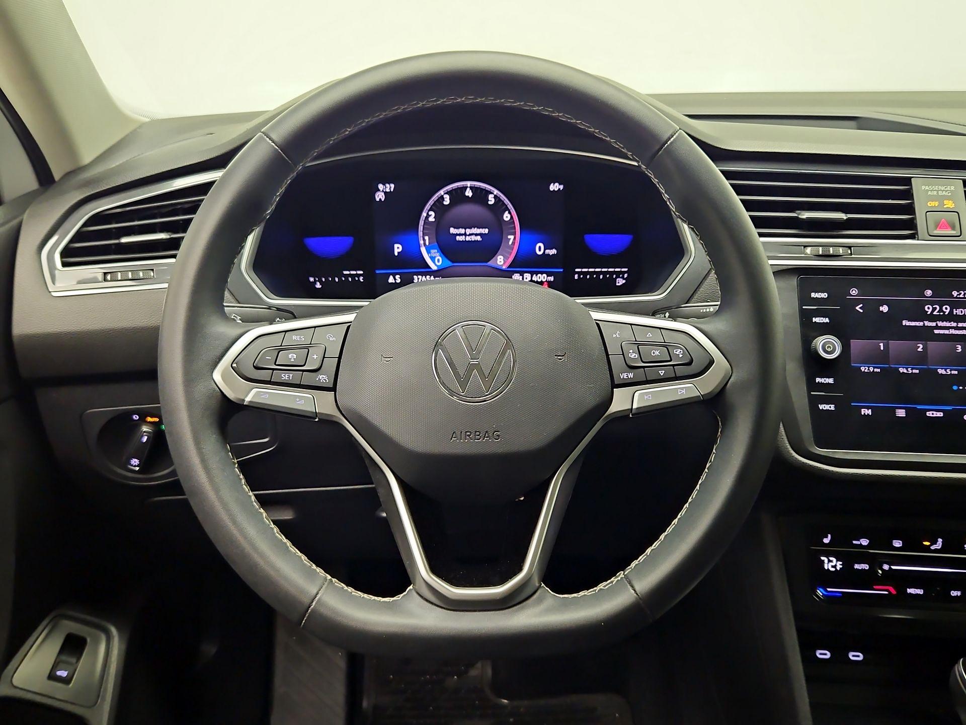 Thumbnail: 2022 Volkswagen Tiguan - 10