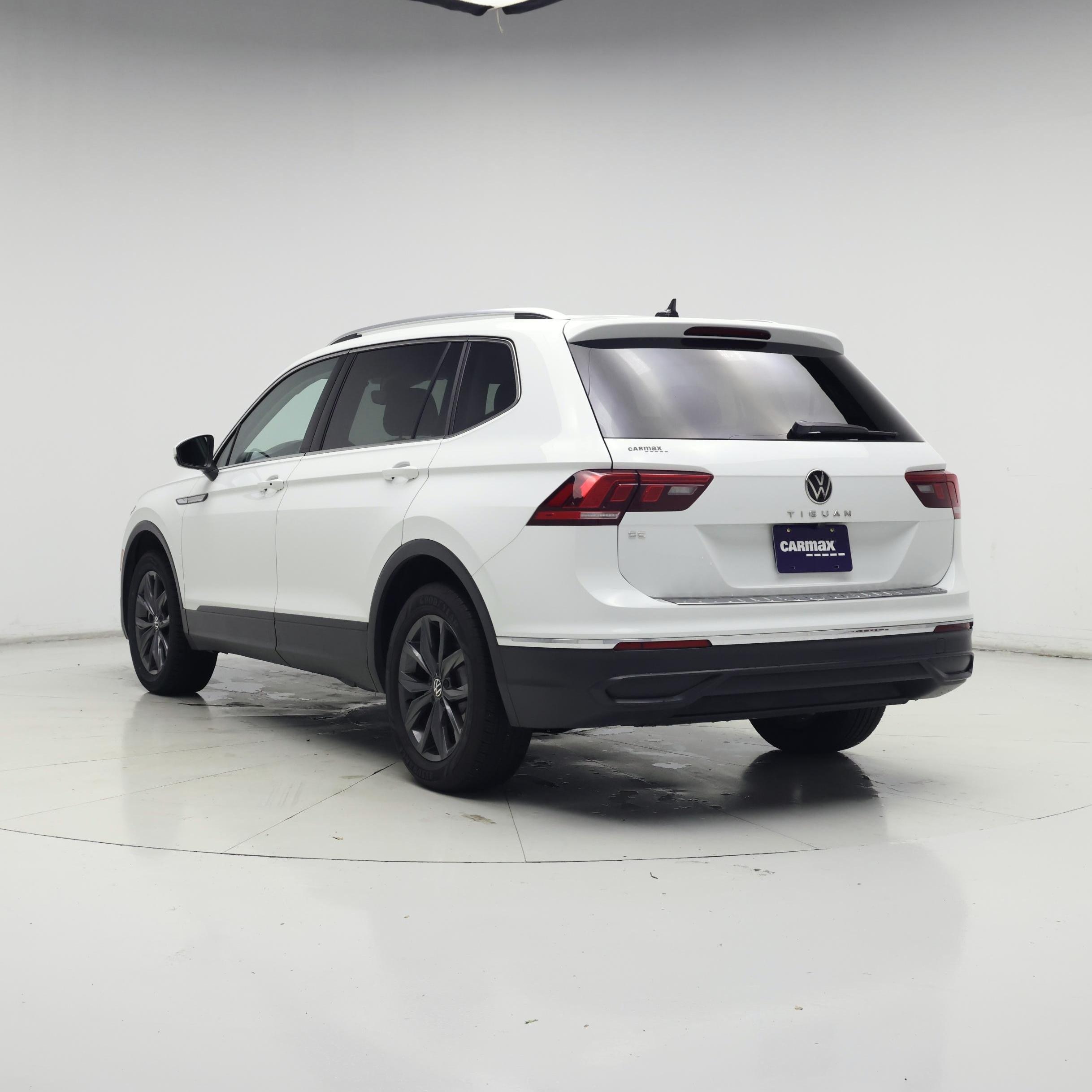 Thumbnail: 2022 Volkswagen Tiguan - 2