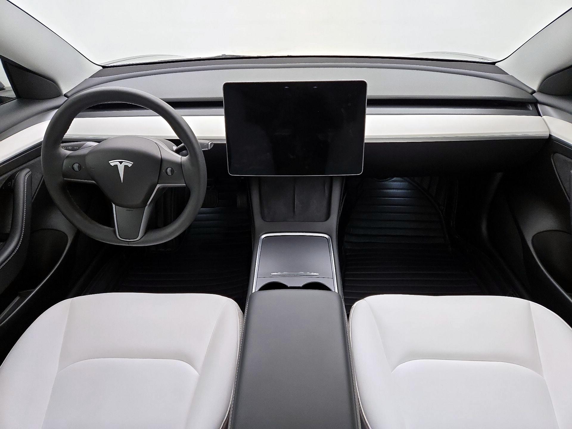 Thumbnail: 2023 Tesla Model 3 - 9