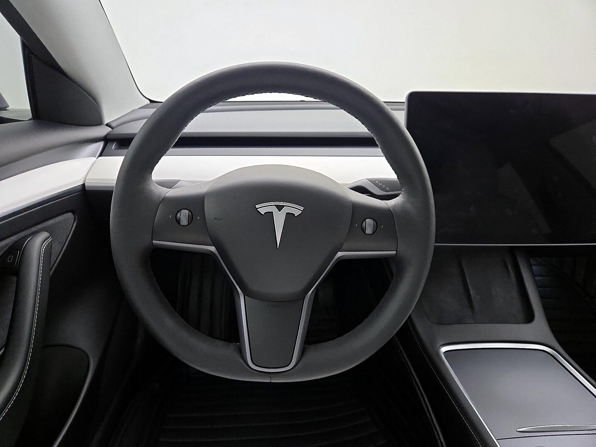 Thumbnail: 2023 Tesla Model 3 - 10