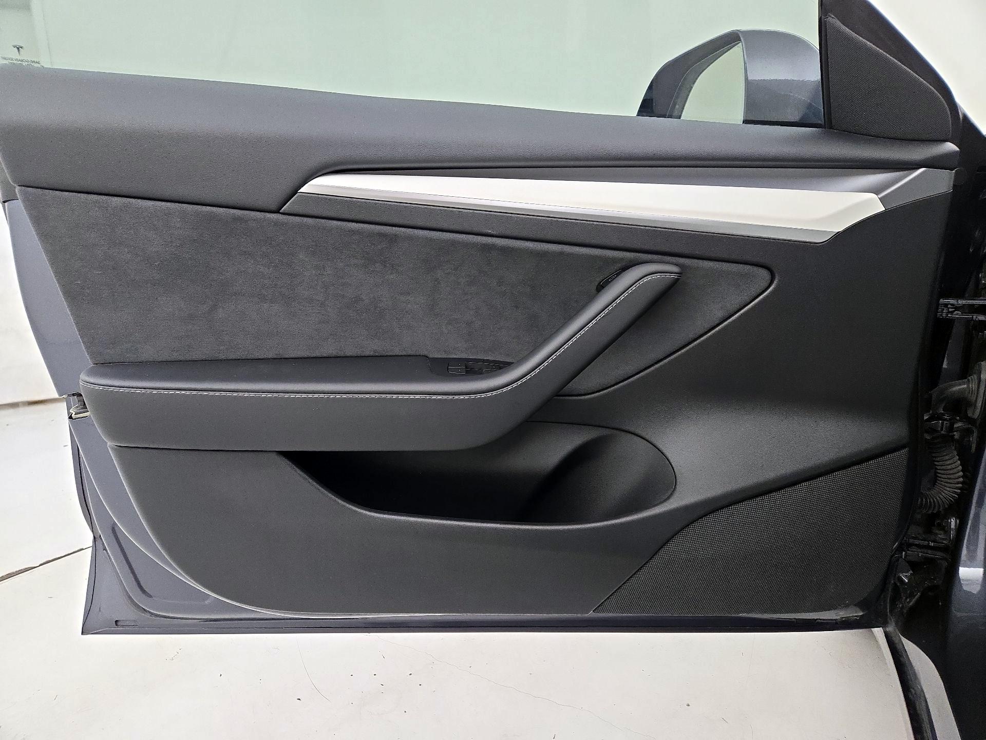 Thumbnail: 2023 Tesla Model 3 - 12
