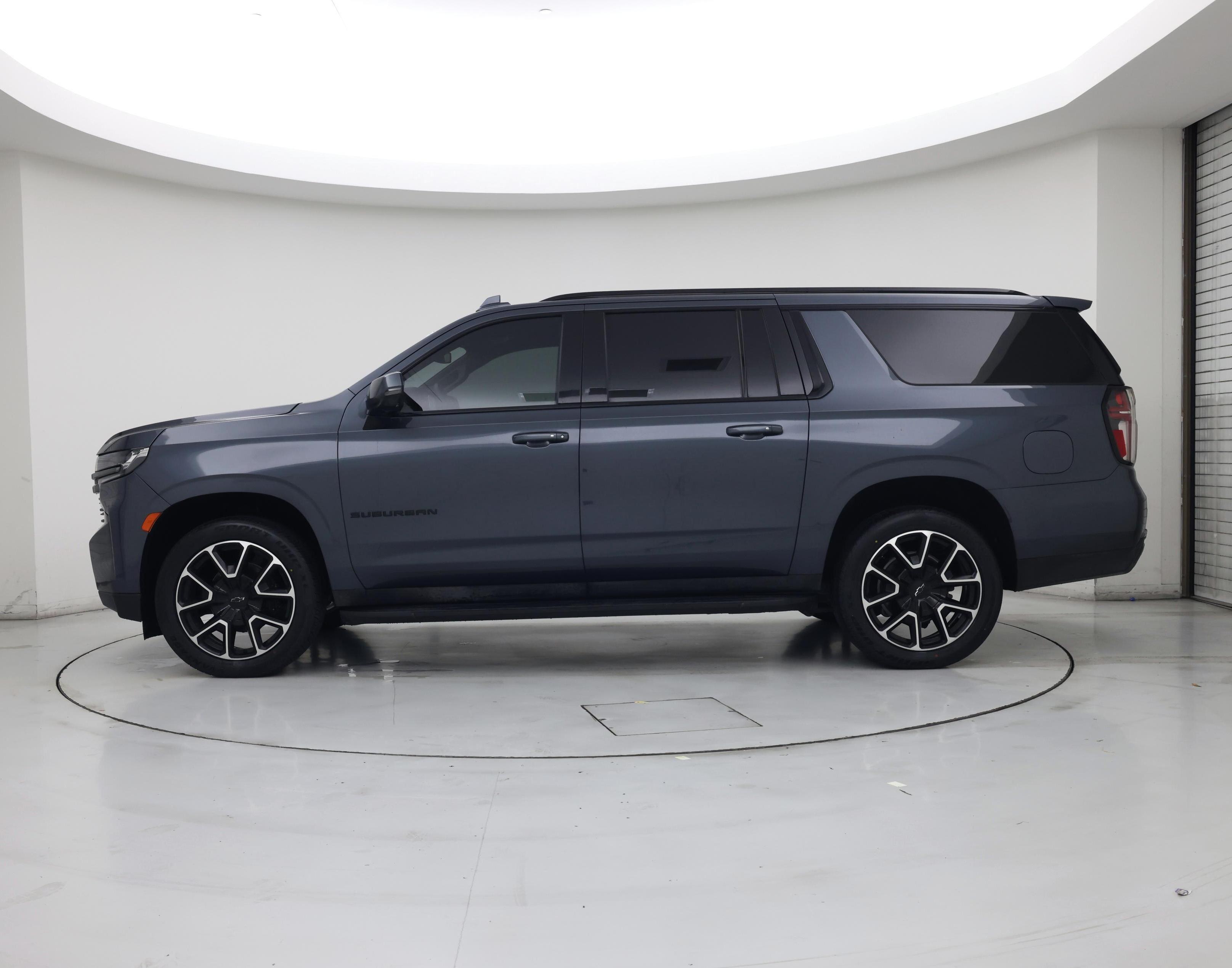 Thumbnail: 2021 Chevrolet Suburban - 3