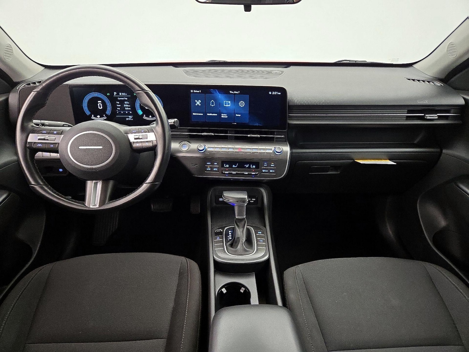 2025 Hyundai Kona SEL - Photo 10