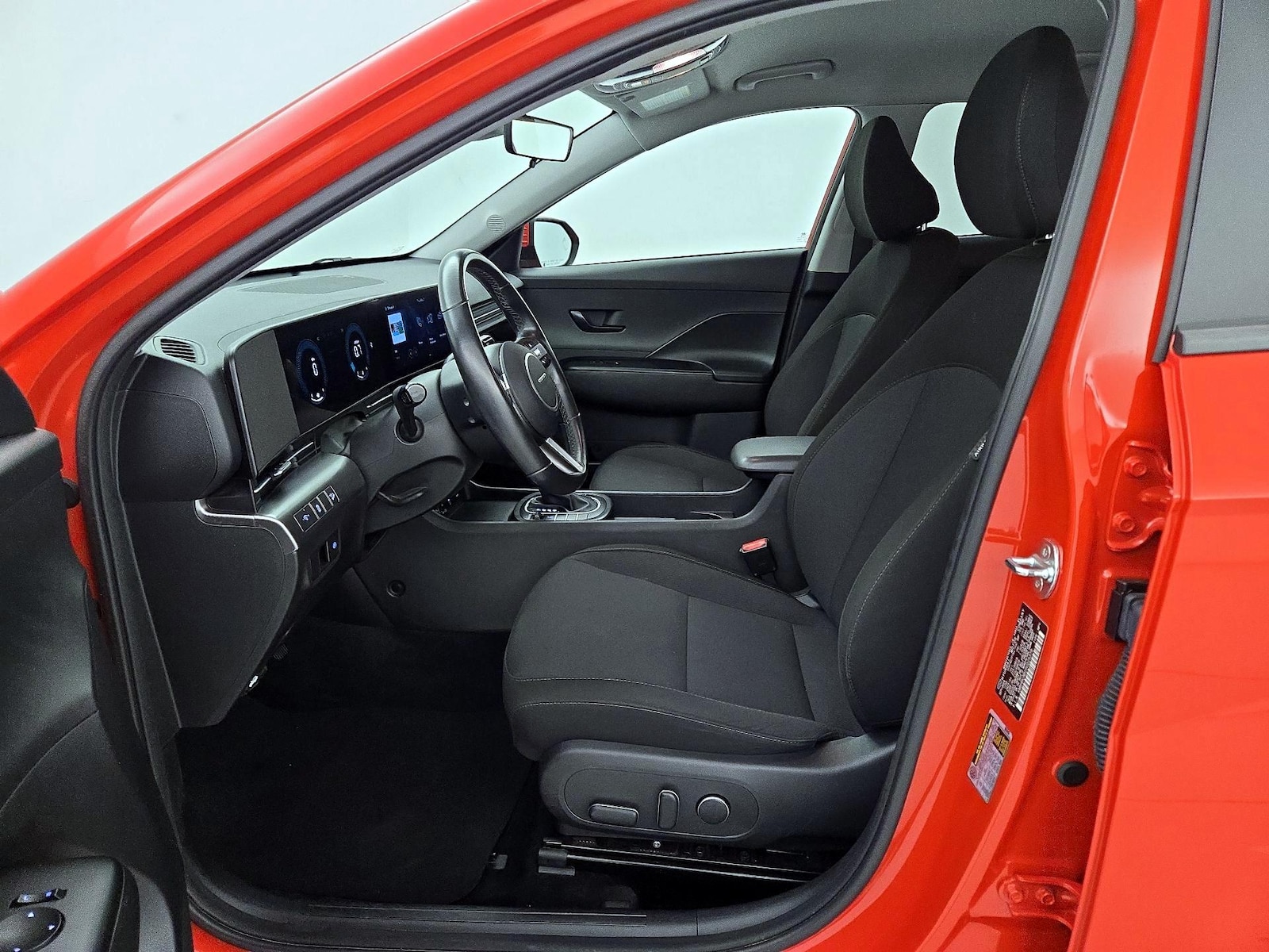 2025 Hyundai Kona SEL - Photo 12