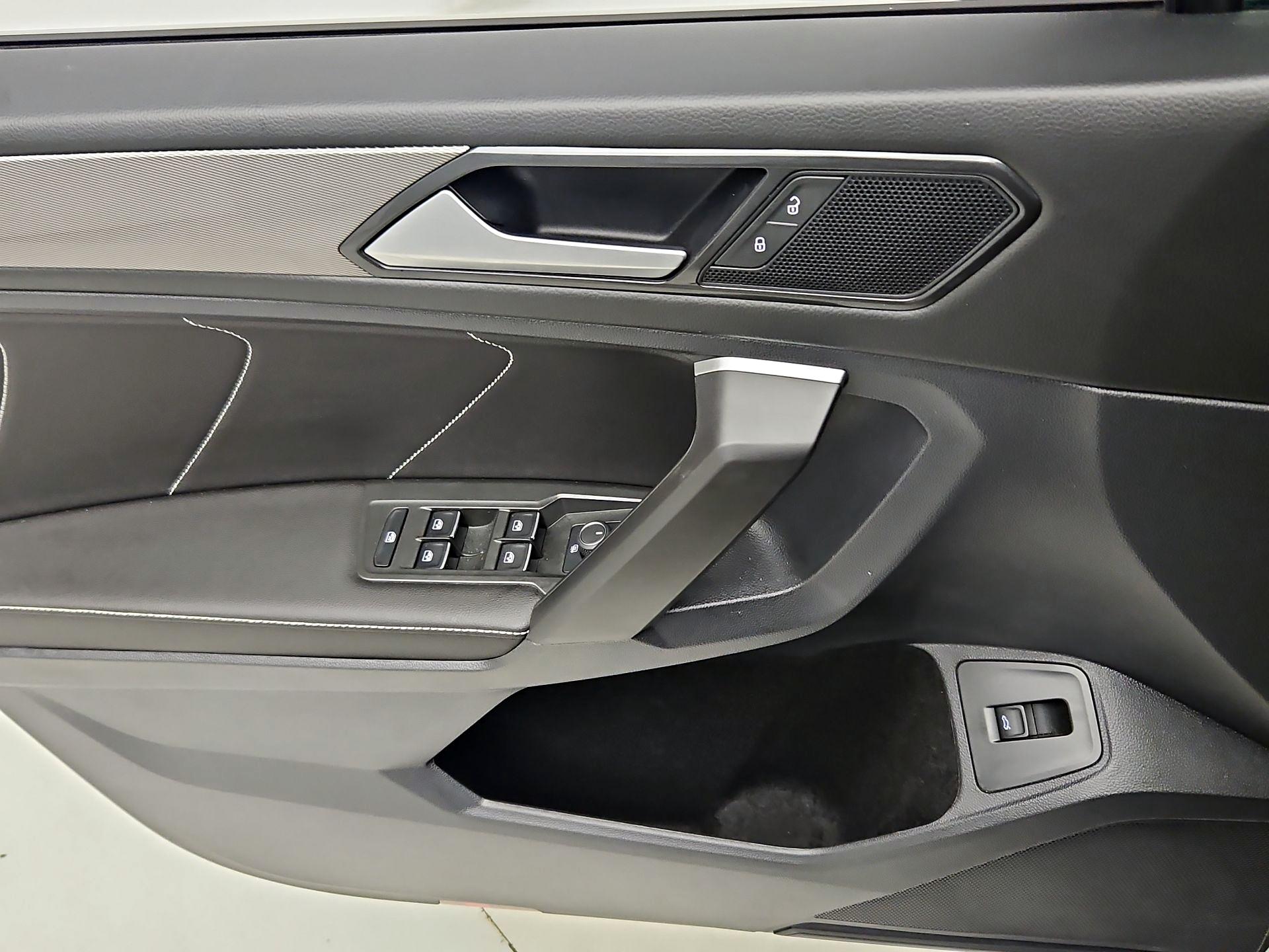 Thumbnail: 2024 Volkswagen Tiguan - 12