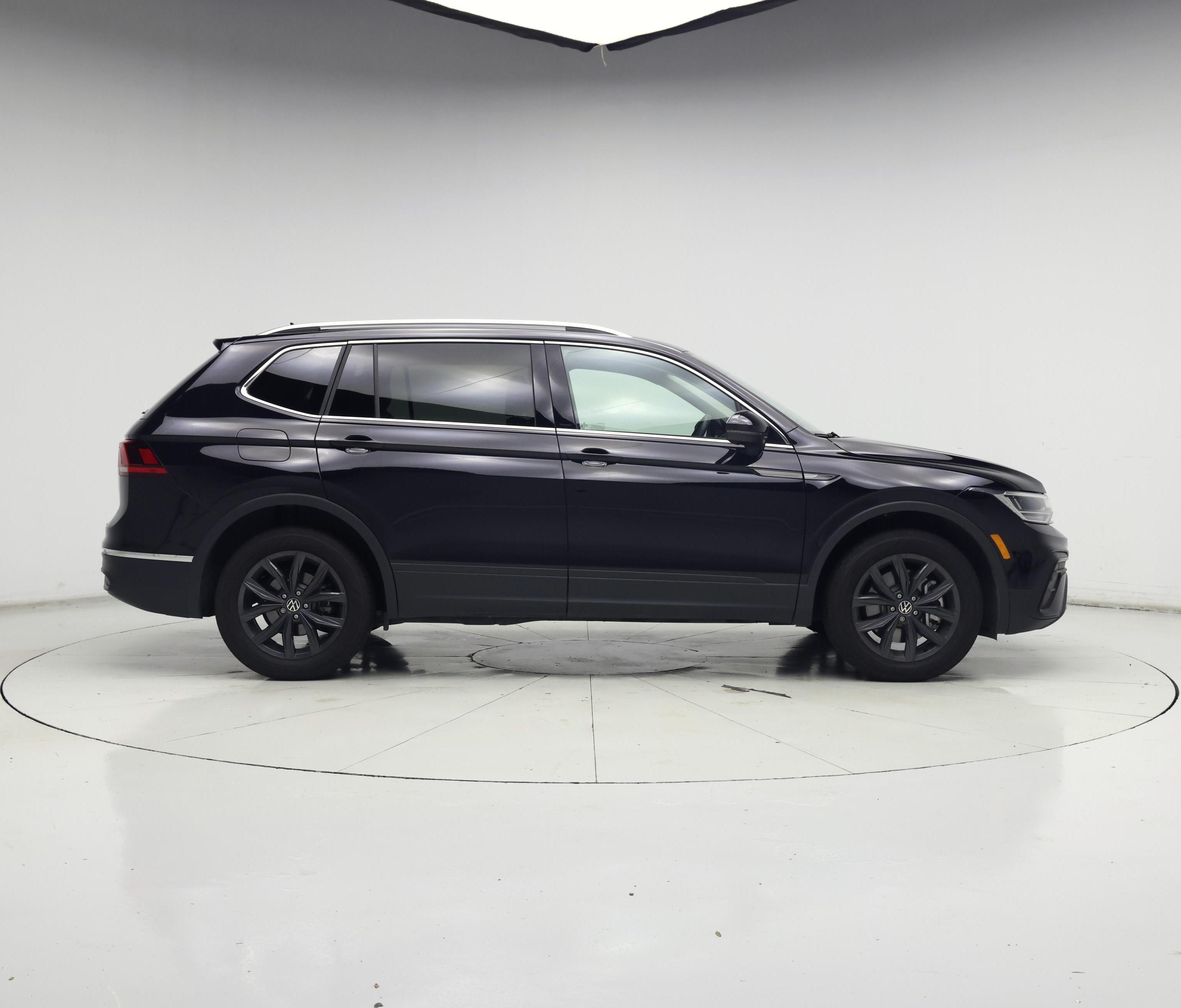 Thumbnail: 2024 Volkswagen Tiguan - 7