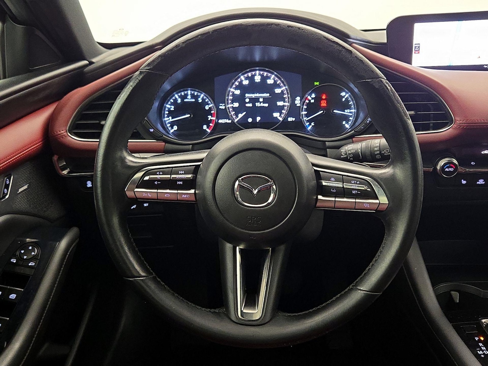 2022 Mazda Mazda3 Premium - Photo 11