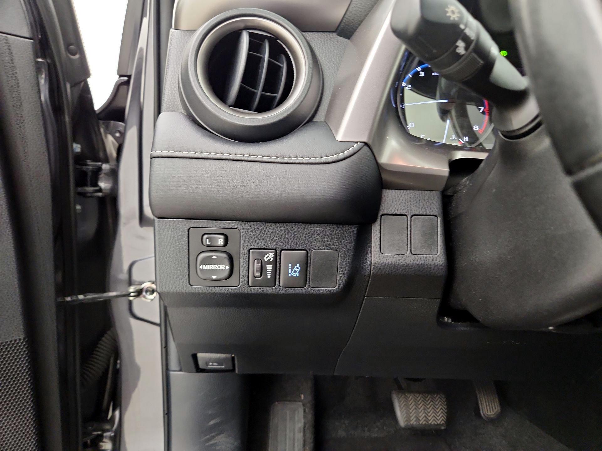 Thumbnail: 2017 Toyota RAV4 - 11