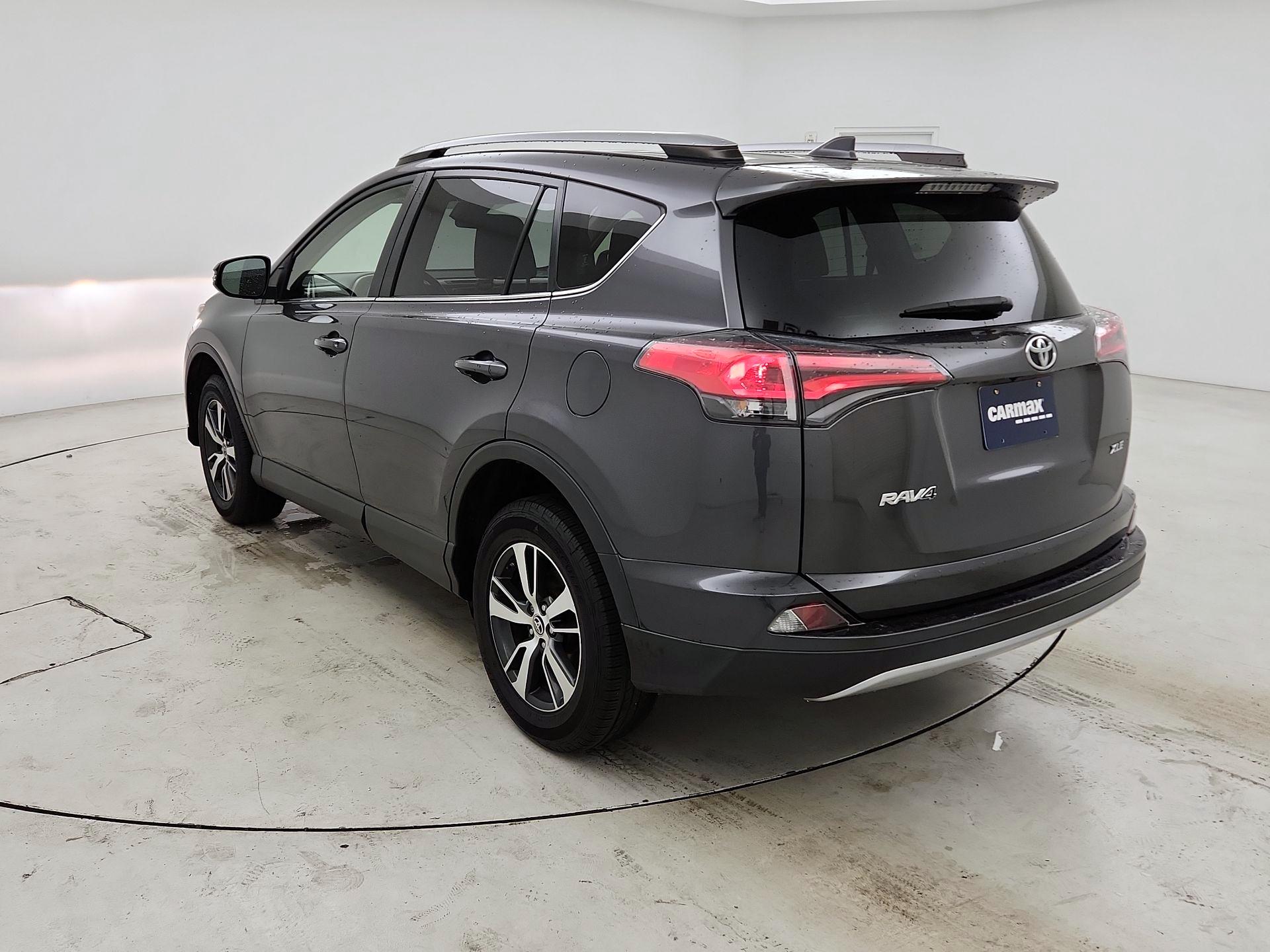 Thumbnail: 2017 Toyota RAV4 - 7