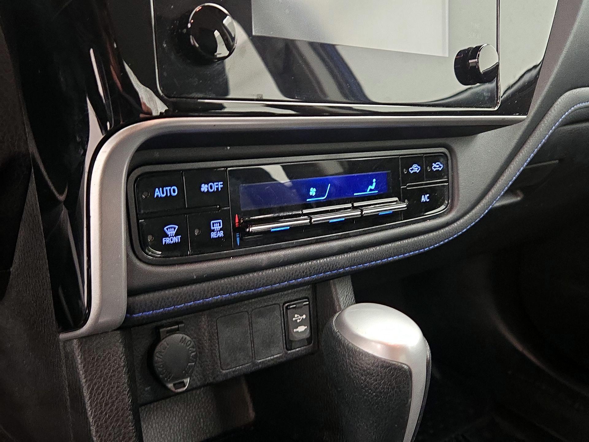 Thumbnail: 2019 Toyota Corolla - 16