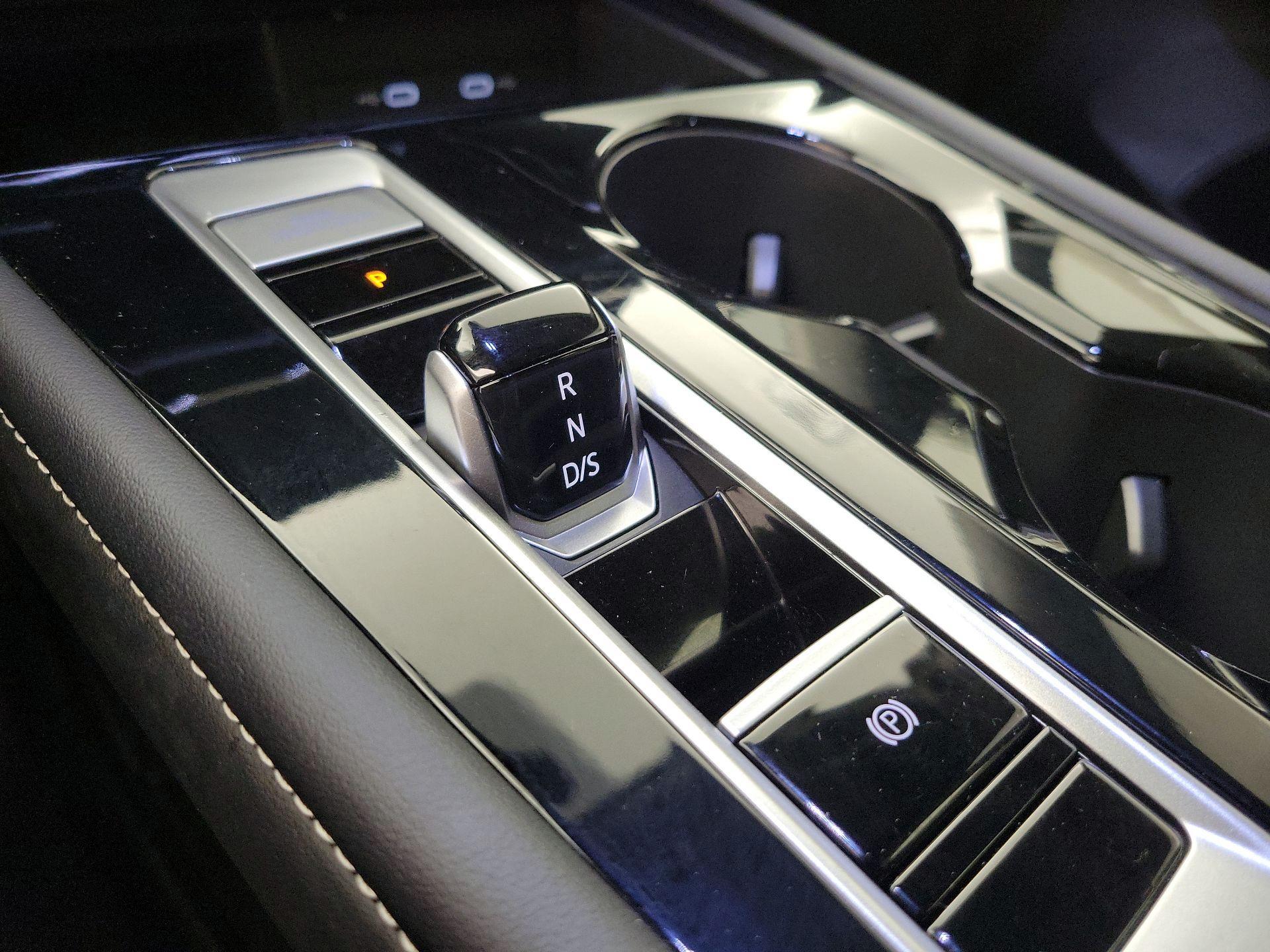 Thumbnail: 2024 Volkswagen Atlas - 17