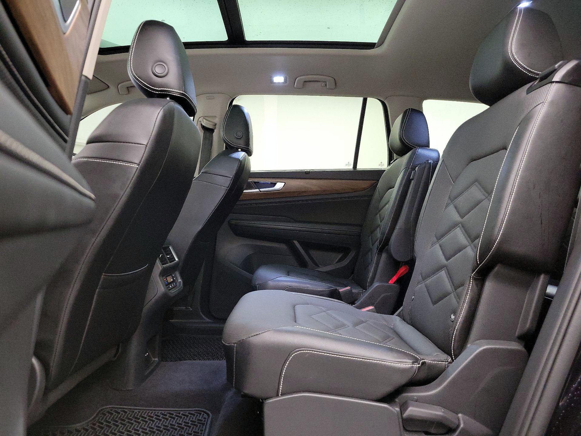 Thumbnail: 2024 Volkswagen Atlas - 20