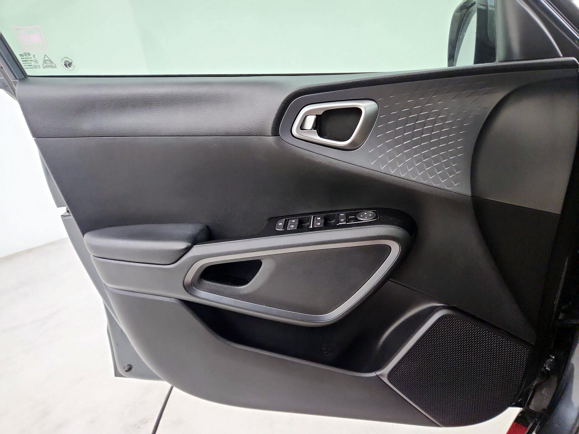 Thumbnail: 2020 Kia Soul - 10