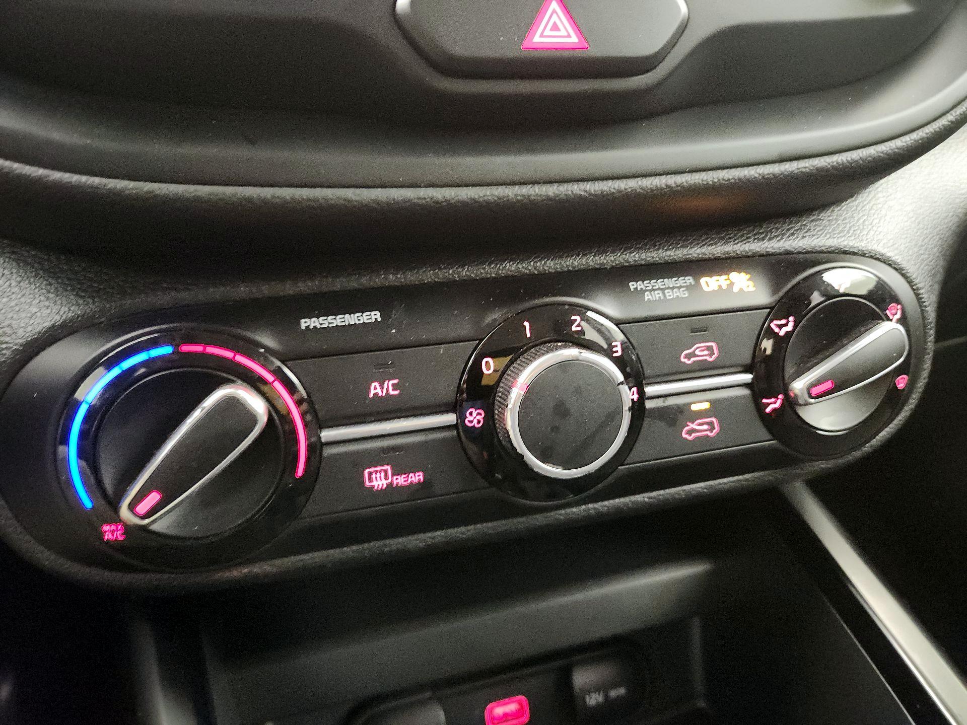 Thumbnail: 2020 Kia Soul - 14