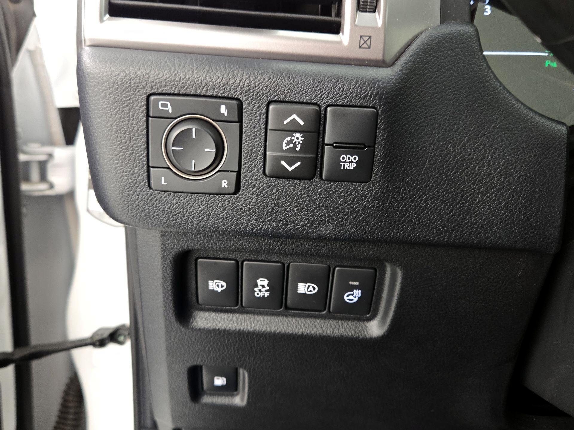 Thumbnail: 2023 Lexus GX - 13