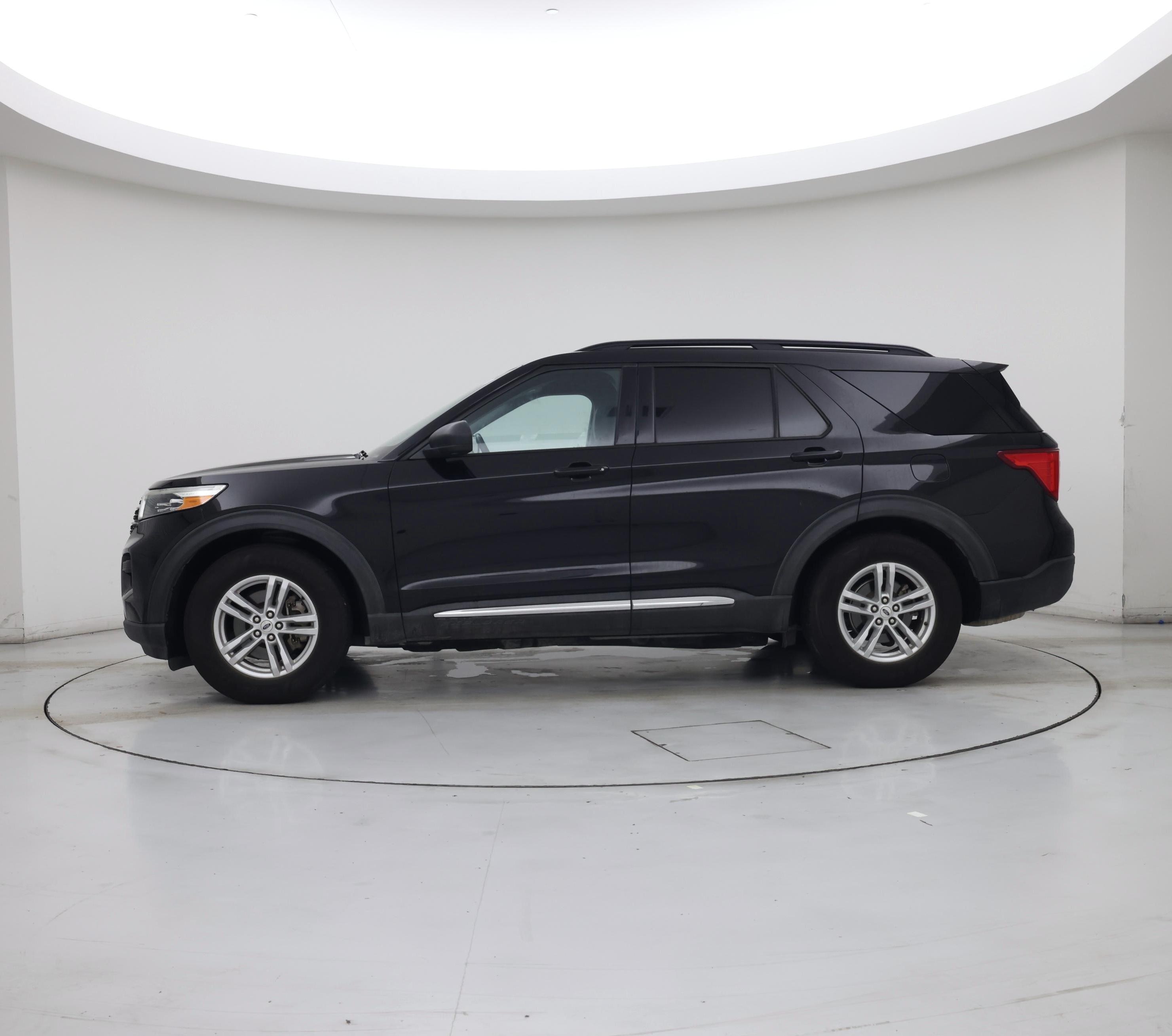 Thumbnail: 2021 Ford Explorer - 3