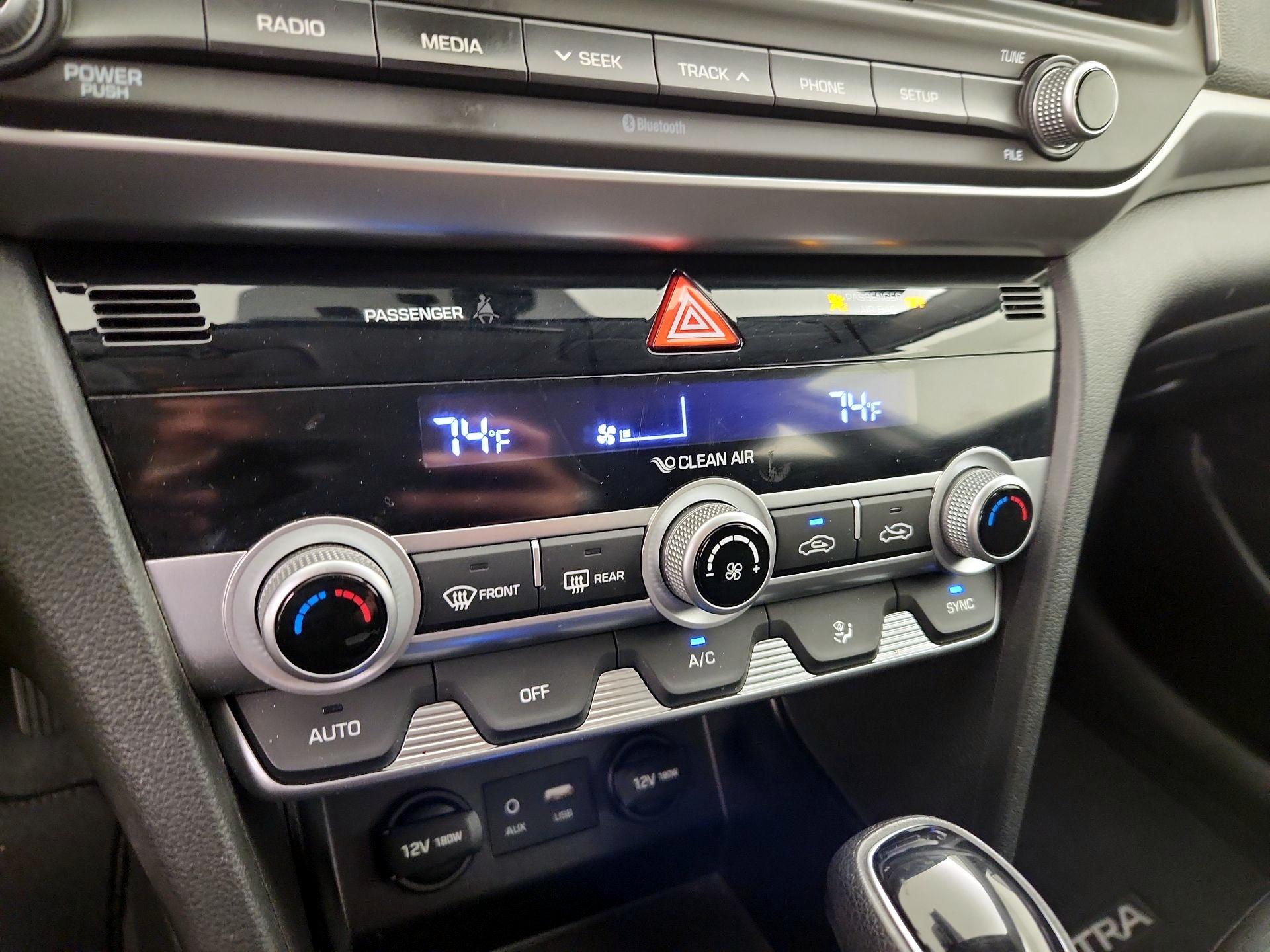 Thumbnail: 2020 Hyundai Elantra - 16
