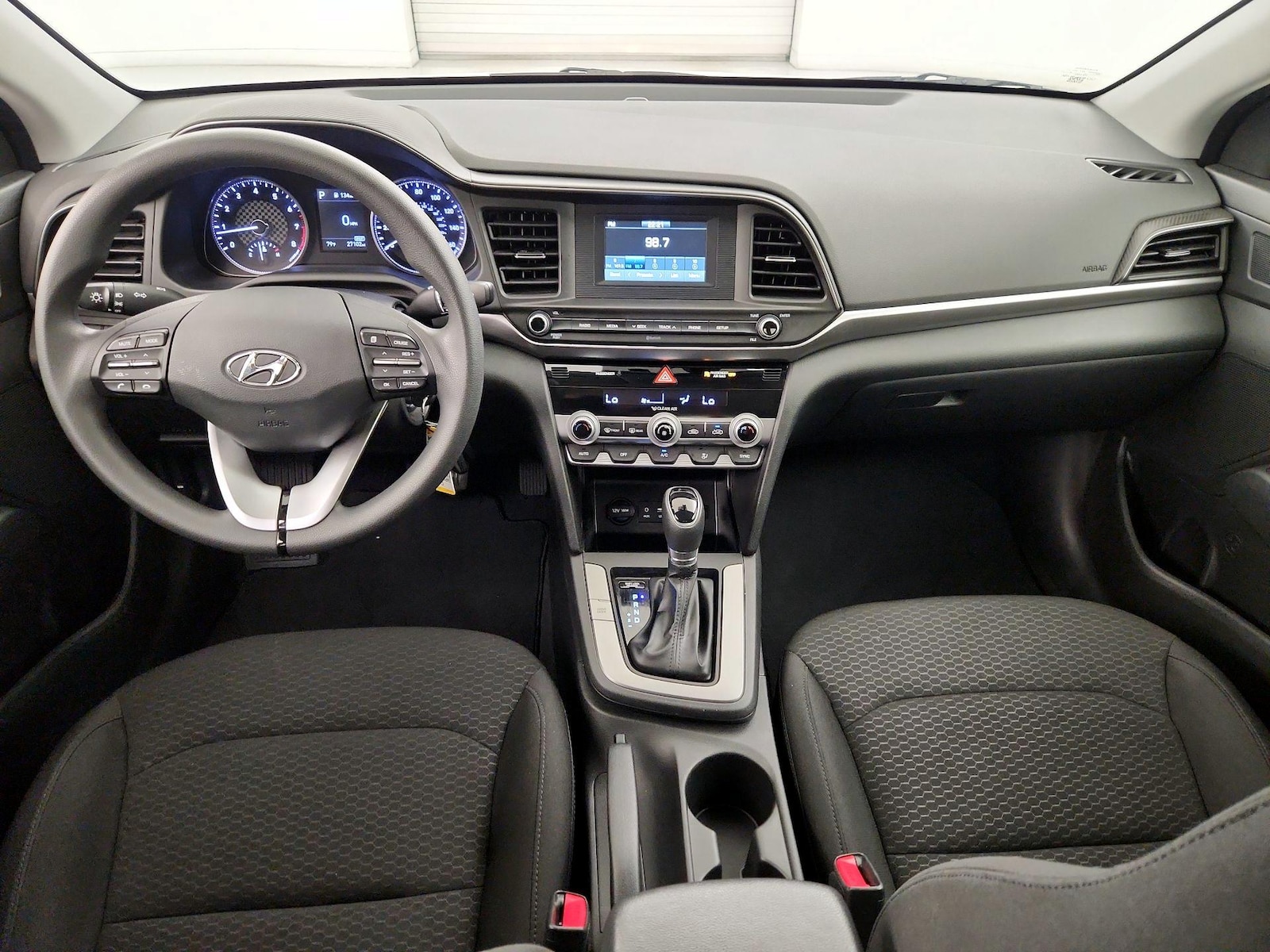2020 Hyundai Elantra SE - Photo 10